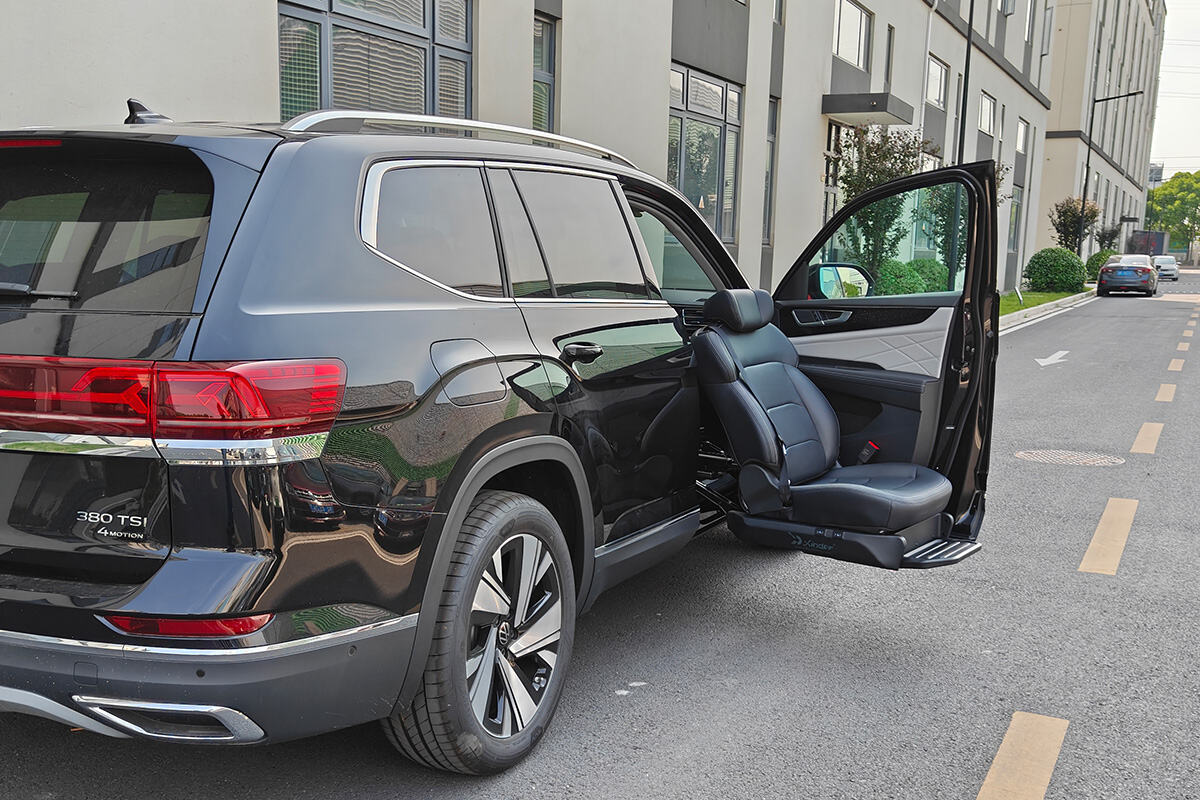 this volkswagen teramont features the xinder tech swivel seat installed in the passenger seat-4