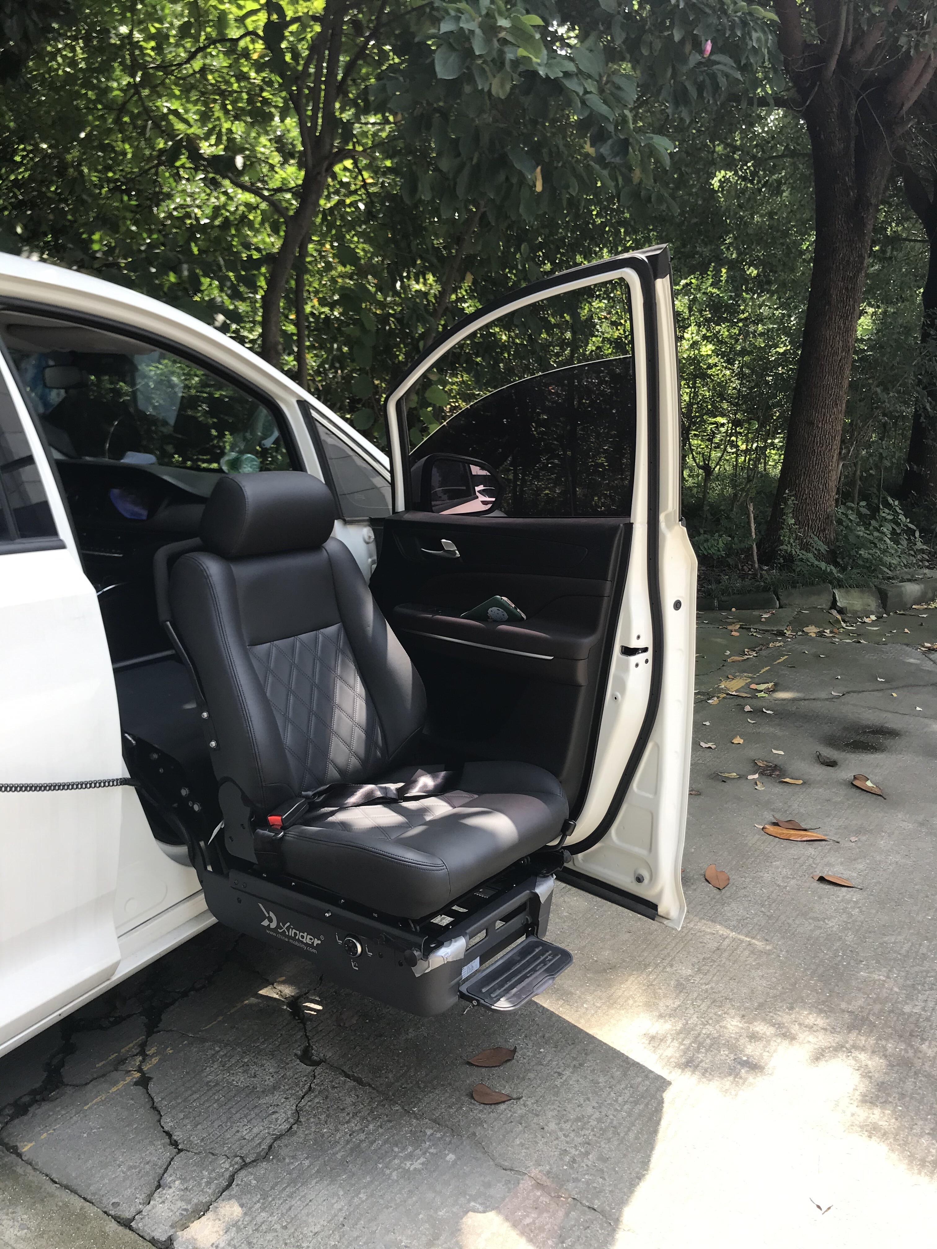 အသက်အရွယ်များပါသော လူကြီးများအတွက် ကျွန်ုပ်တို့၏ လှည့်ပေးသော ကားထိုင်ခုံများဖြင့် မတူညီသော သက်တောင်းသက်သာမှုနှင့် လွယ်ကူစွာ အသုံးပြုနိုင်မှုကို ခံစားလိုက်ပါ