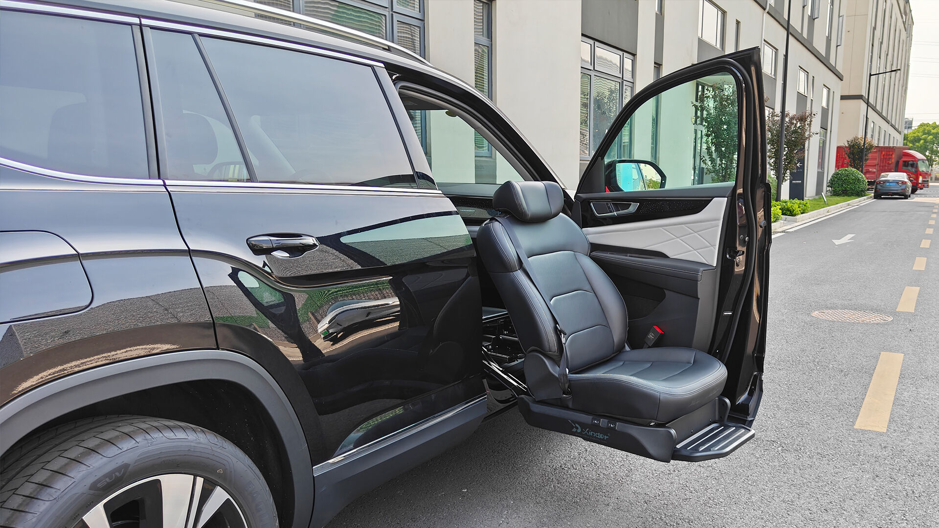 SLIFT Pro V2 Swivel Seat details