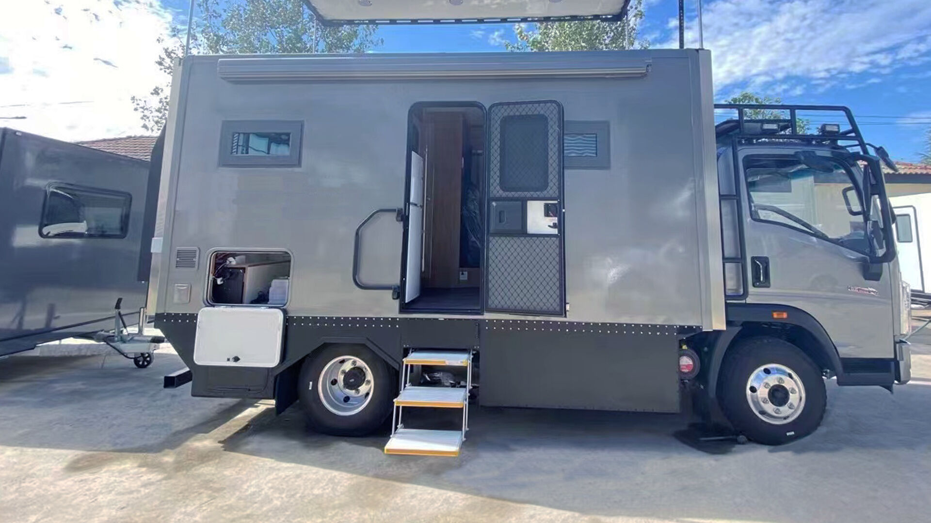 ES-F-T Series Electric Trible Folding Step details