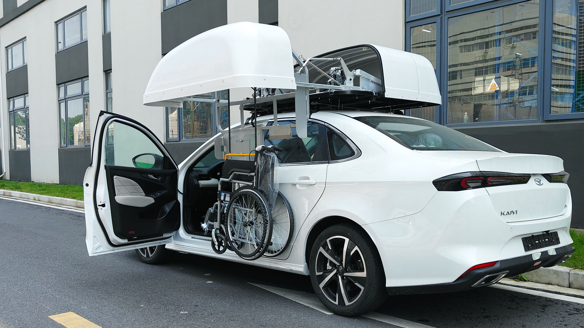 WCT Wheelchair Car Roof Box details