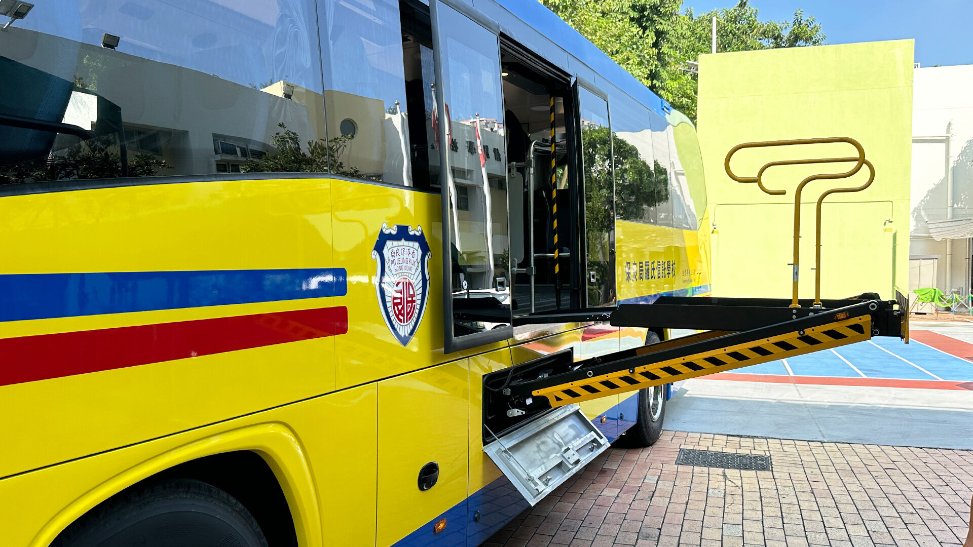 UVL-1650max Wheelchair Lift (Installed on vehicle beam) supplier