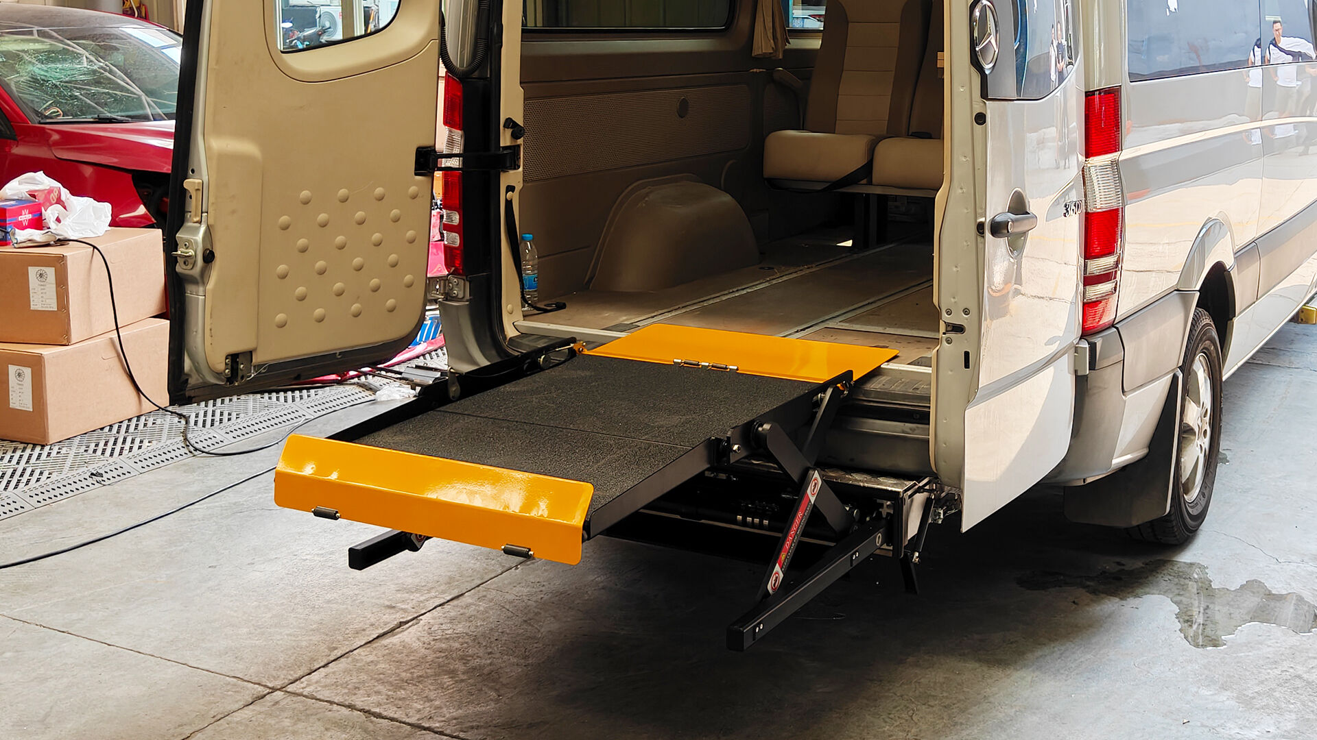 UVL-F-700 Scissor Wheelchair Lift details
