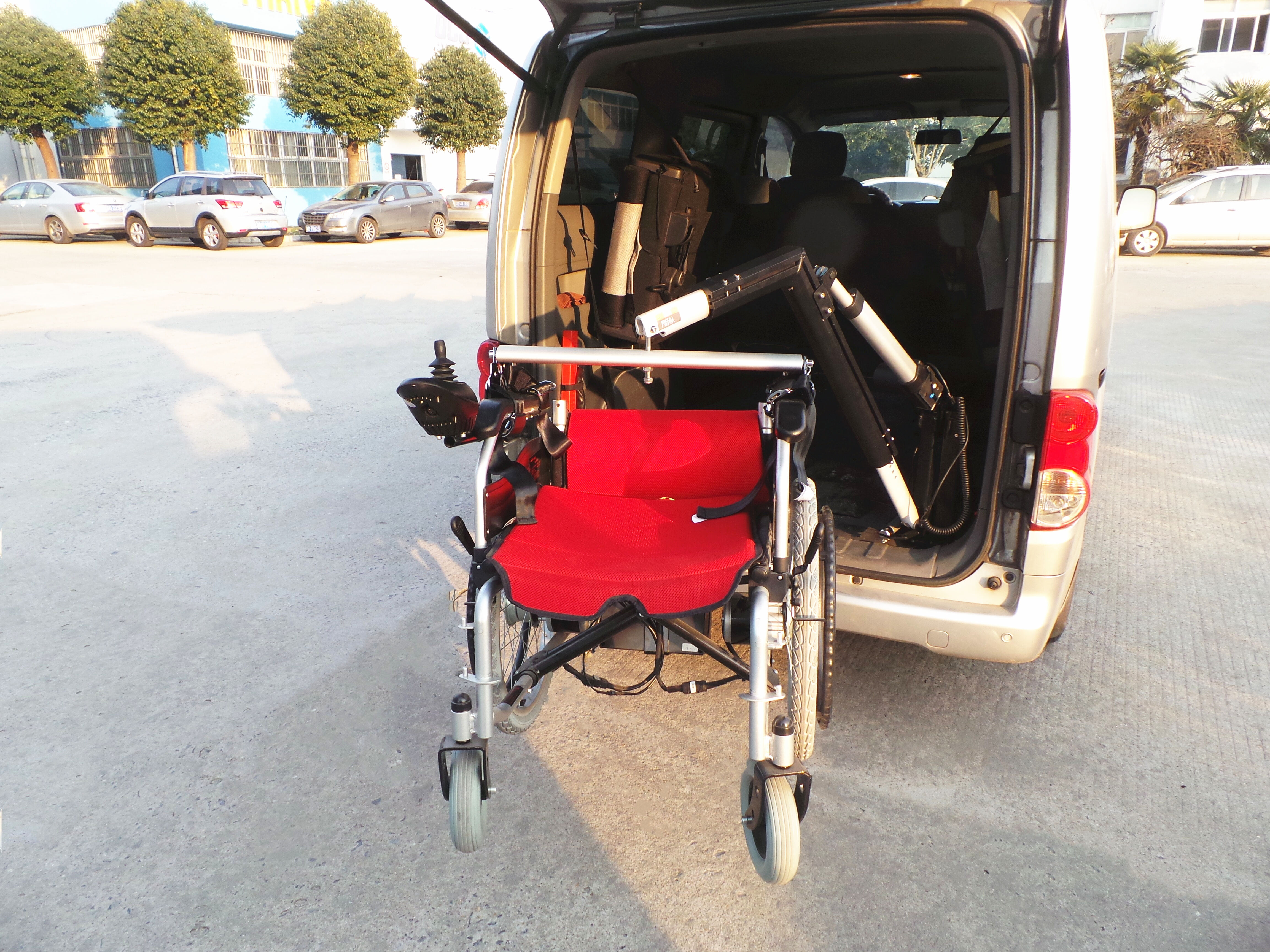 Innovative løsninger for lagring av rullestol i bil