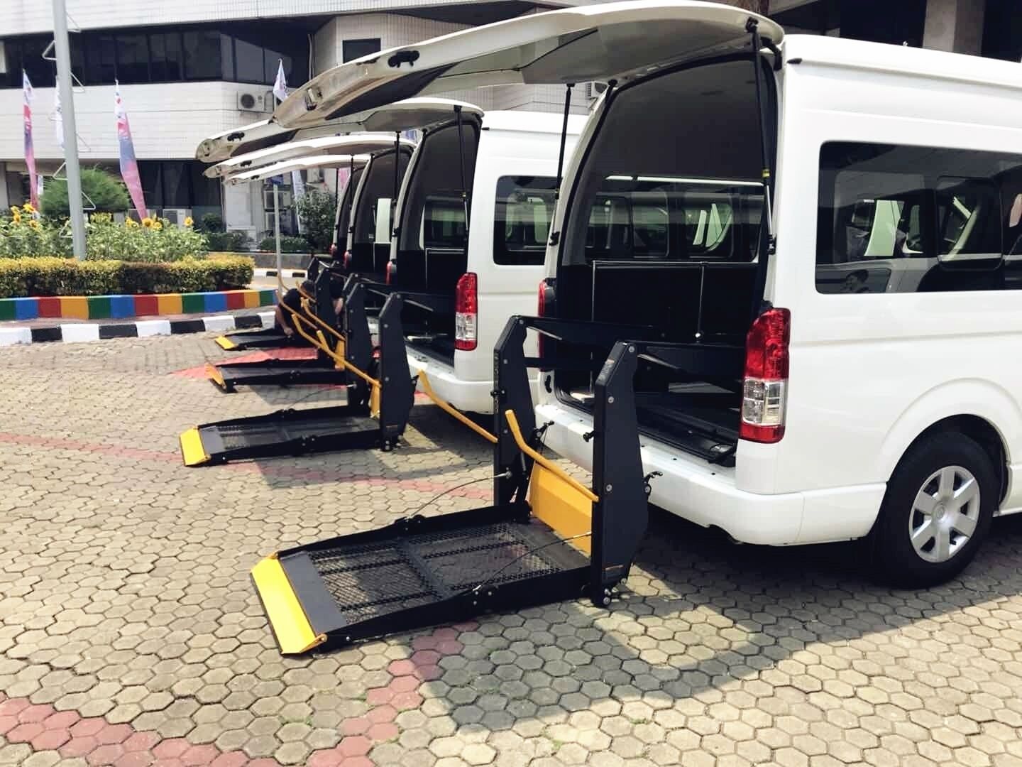 Leder veien innen tilgjengelighet for rullestolbiler