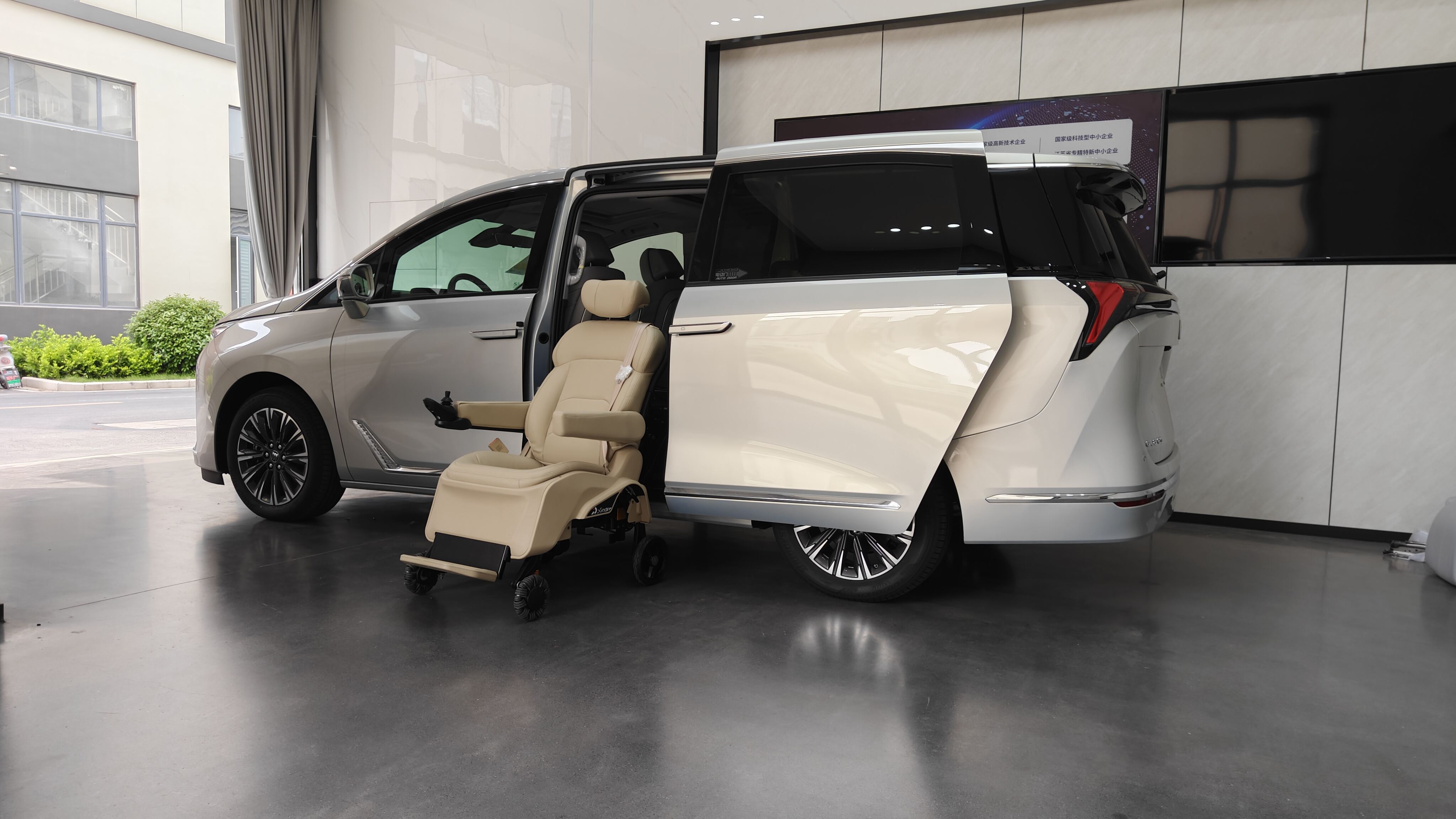 Unlocking Mobility with Wheelchair Accessible Minivans