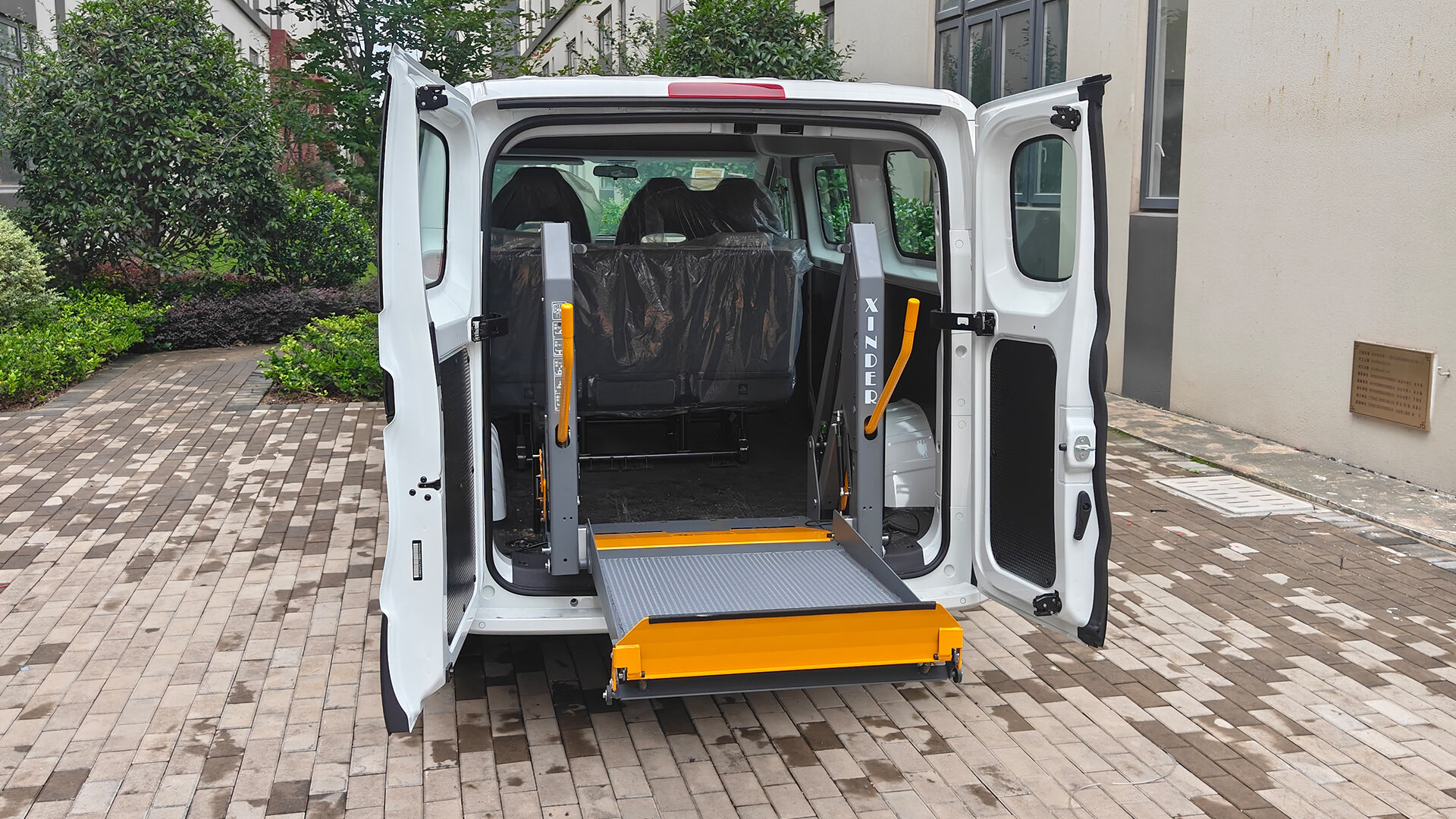 WL-D-880 Wheelchair Lift details