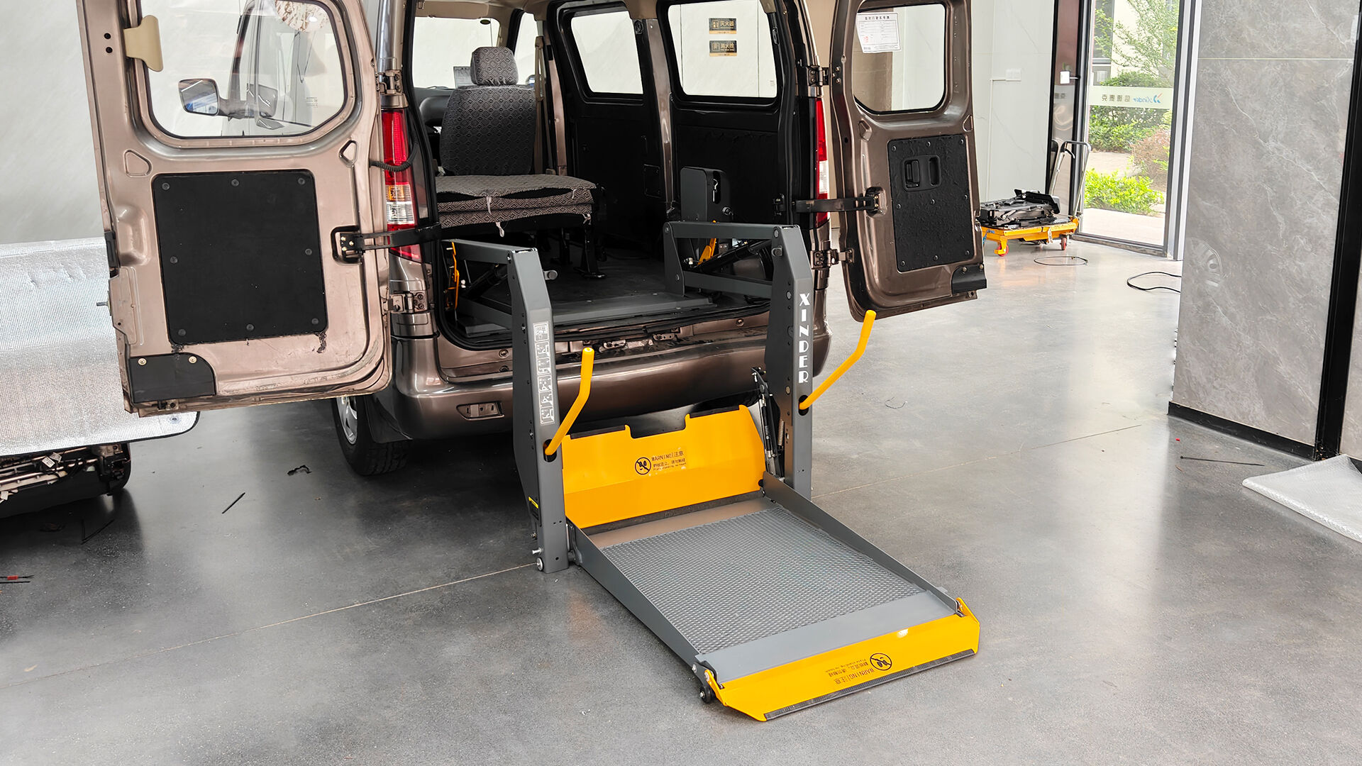 WL-D-880 Wheelchair Lift details