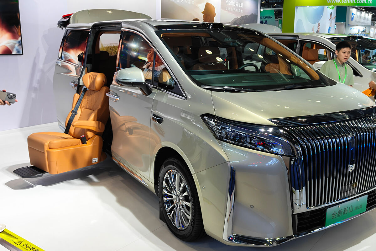 gwm wey 80 modified with v2 welfare seats-4