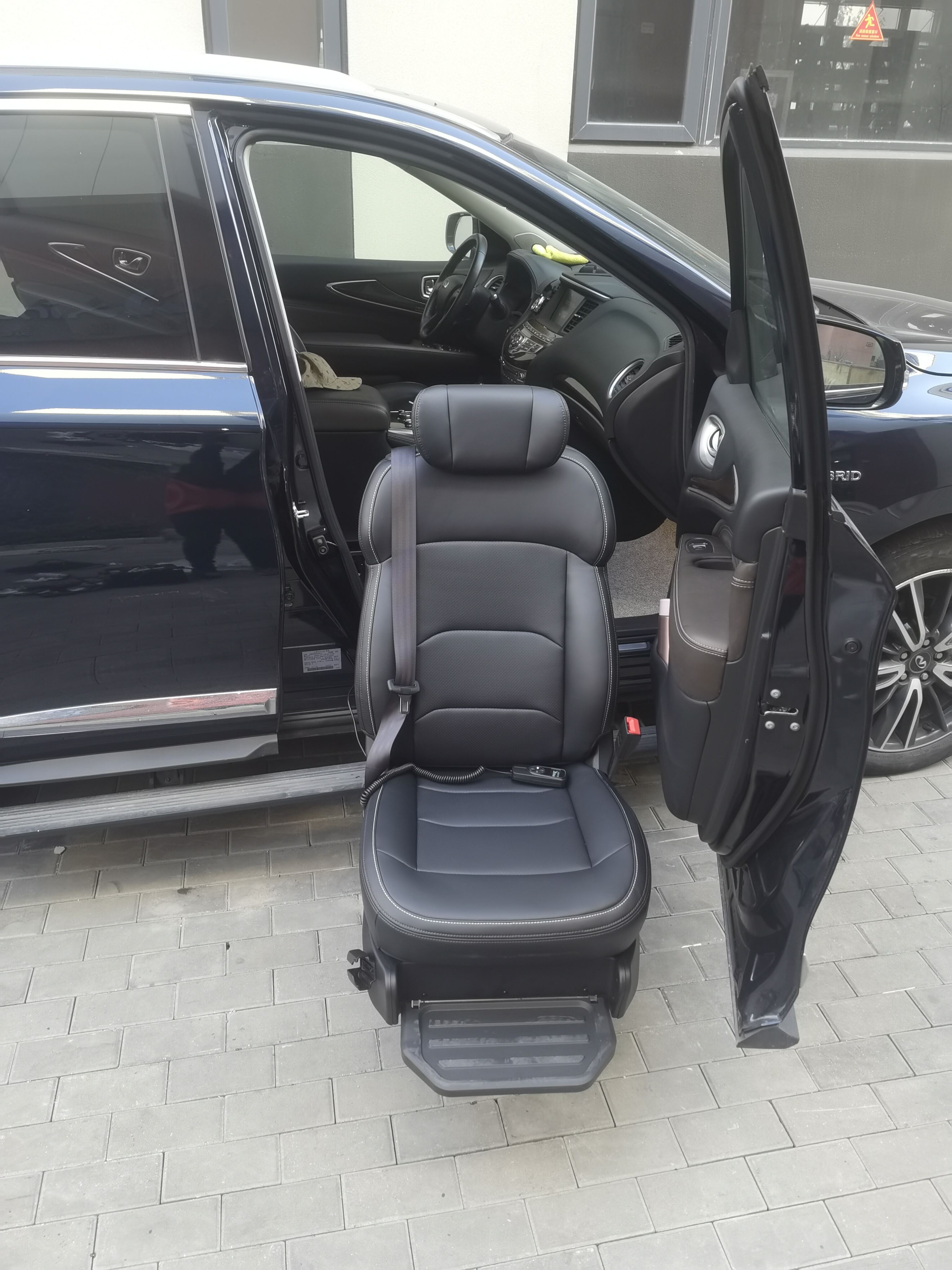 Kaldırma Fonksiyonlu Araç Transfer Koltuklarıyla Mobiliteyi Artırma