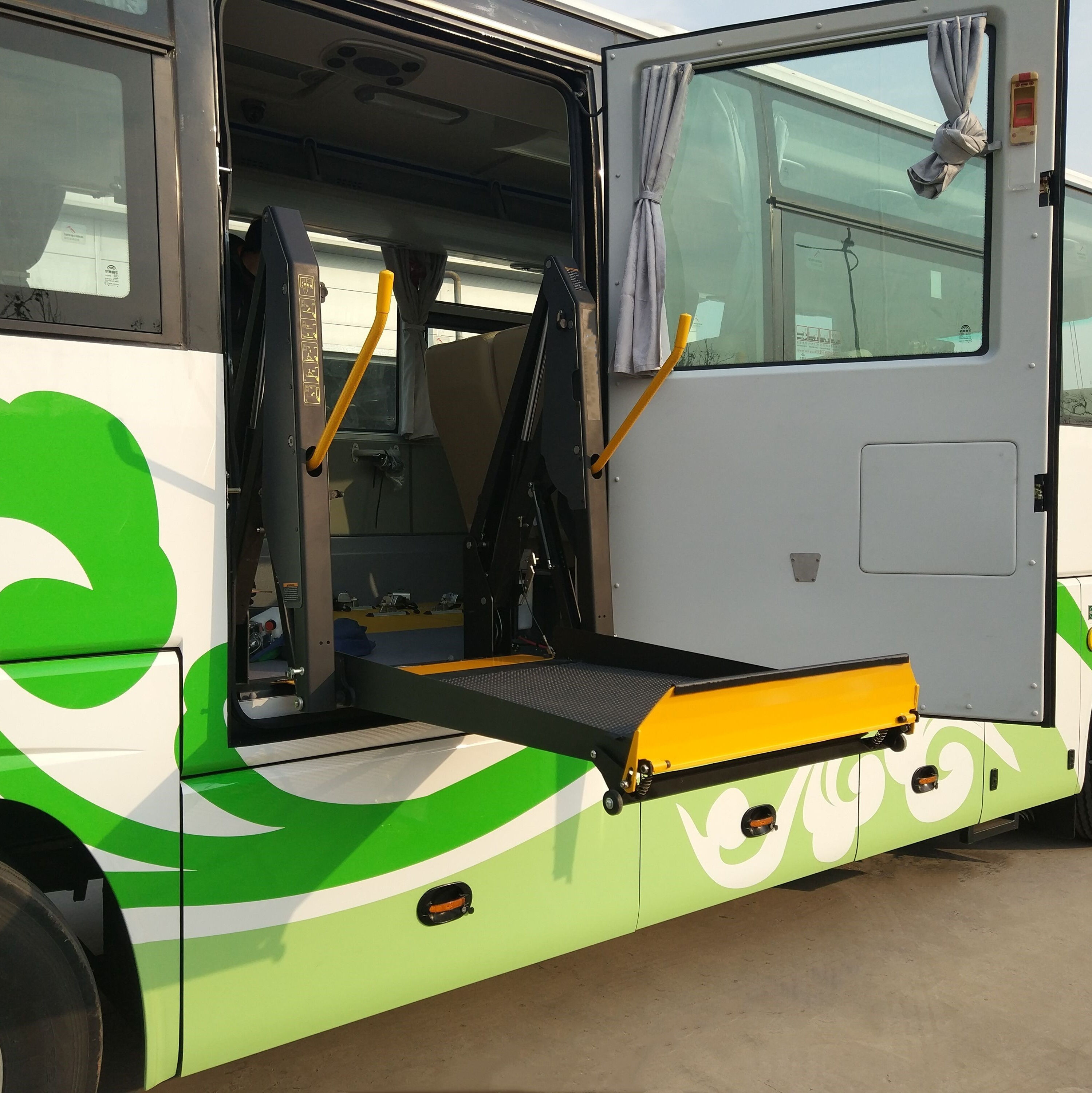  Comprehensive Support and Services for Our Customers