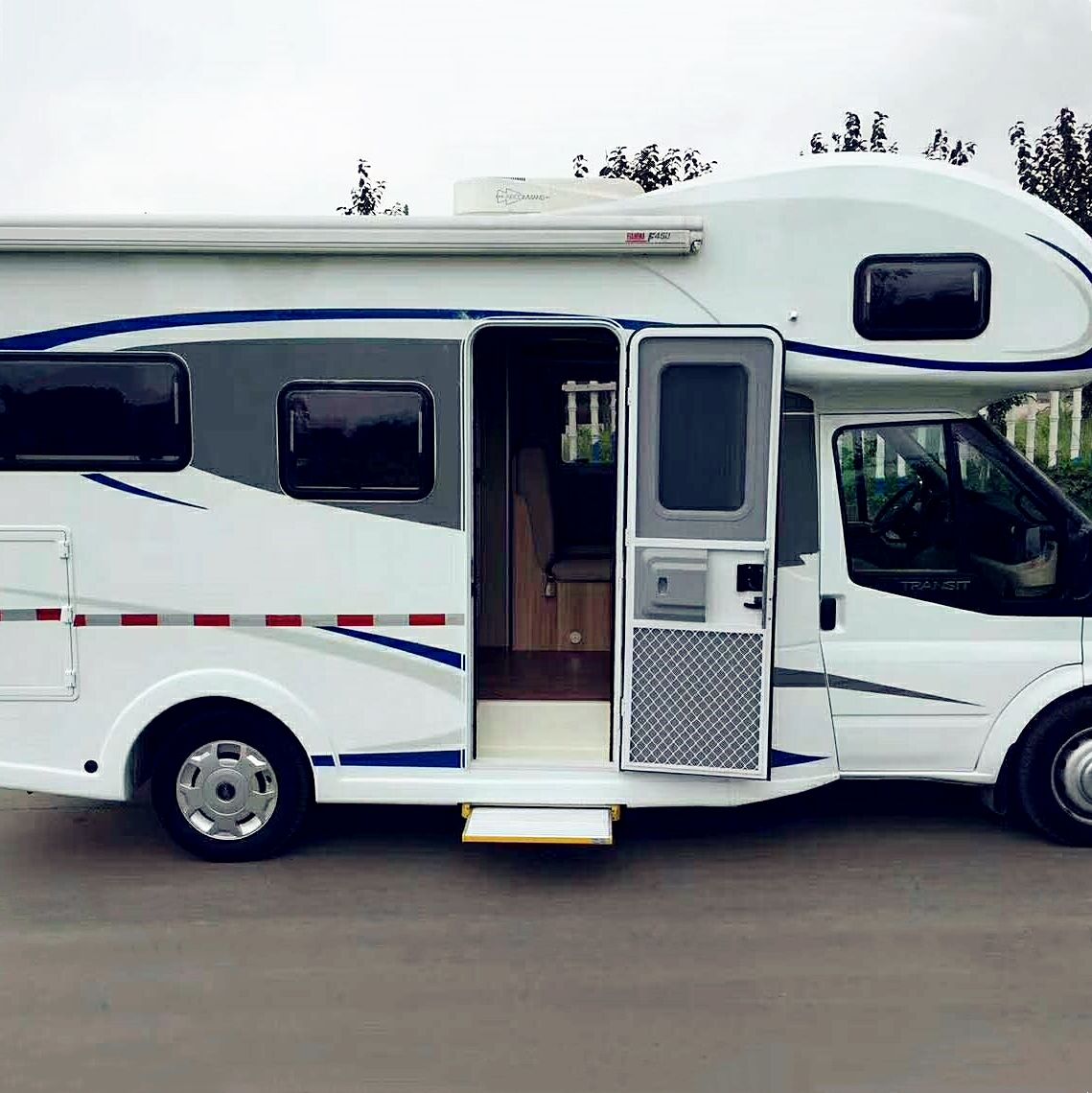  Comprehensive Support and Training Services