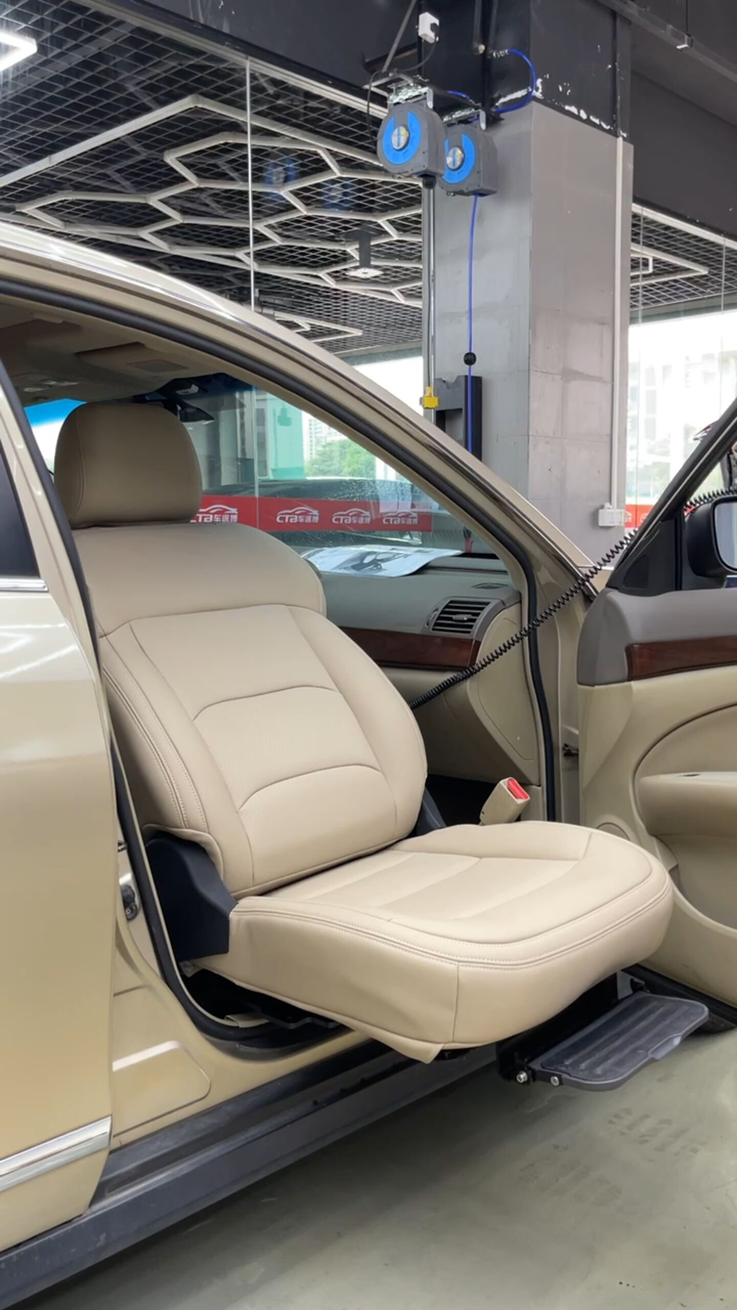 Revolutionando la movilidad con asientos giratorios para SUV