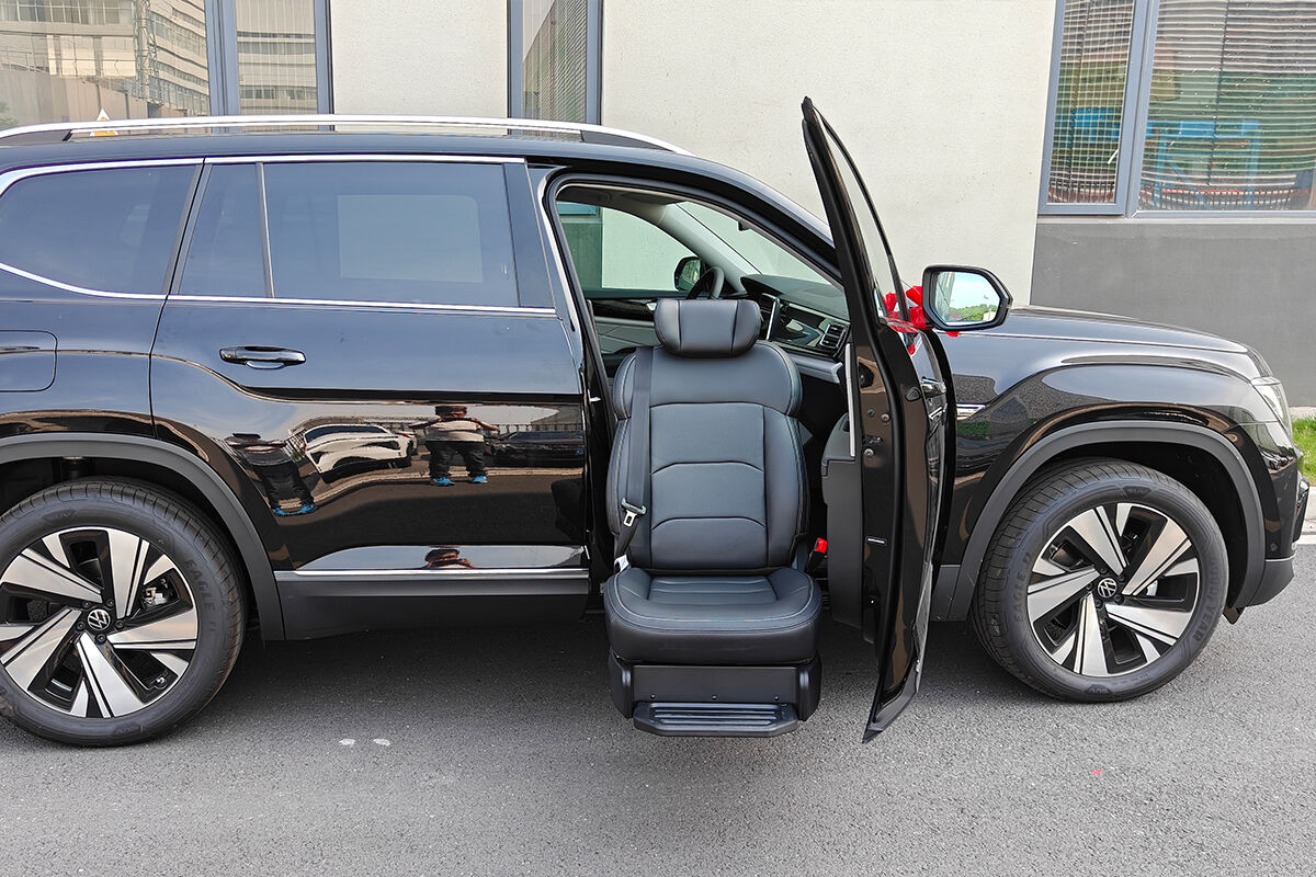 this volkswagen teramont features the xinder tech swivel seat installed in the passenger seat-2