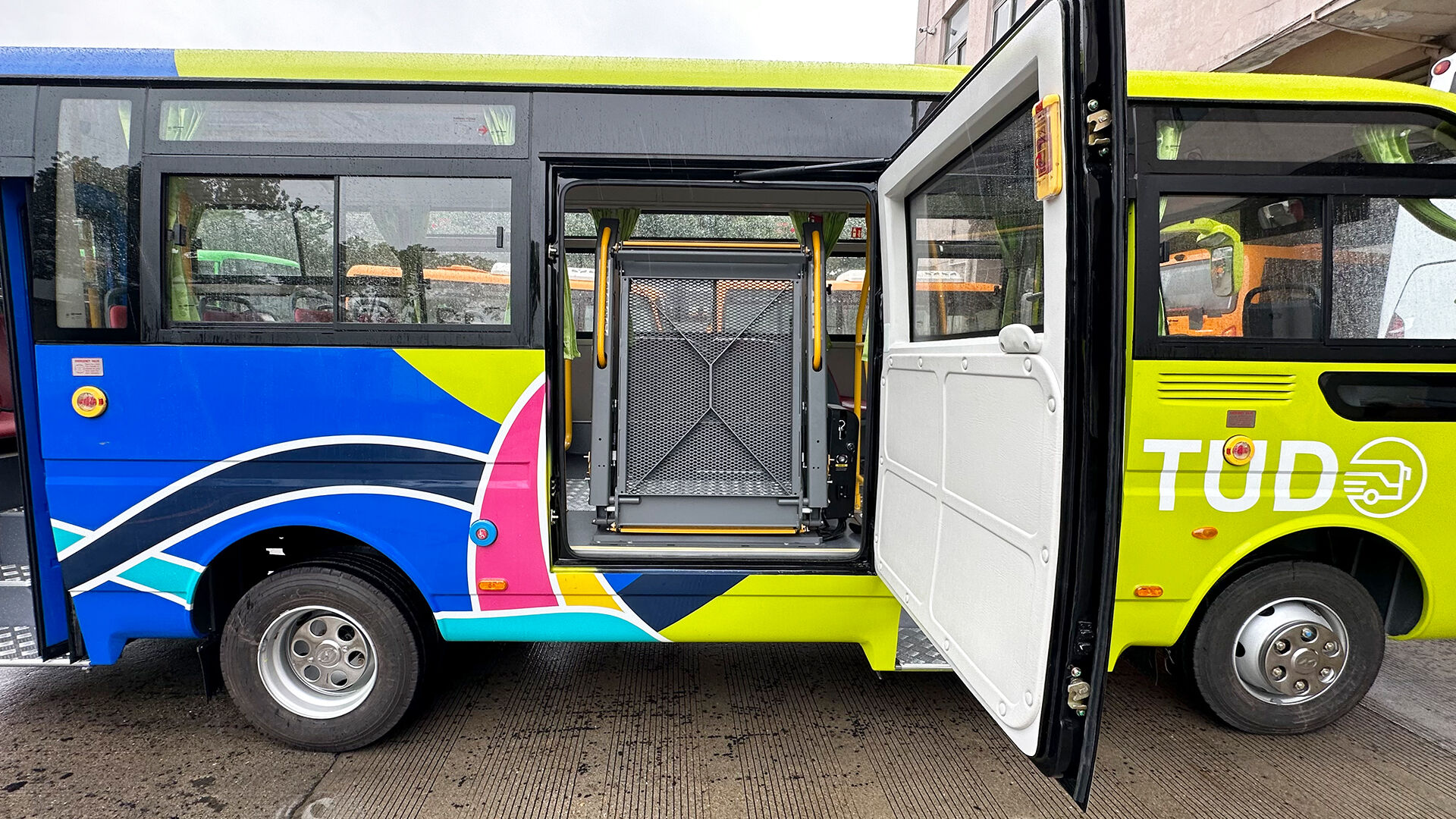 WL-D-1300-720Wheelchair Lift details