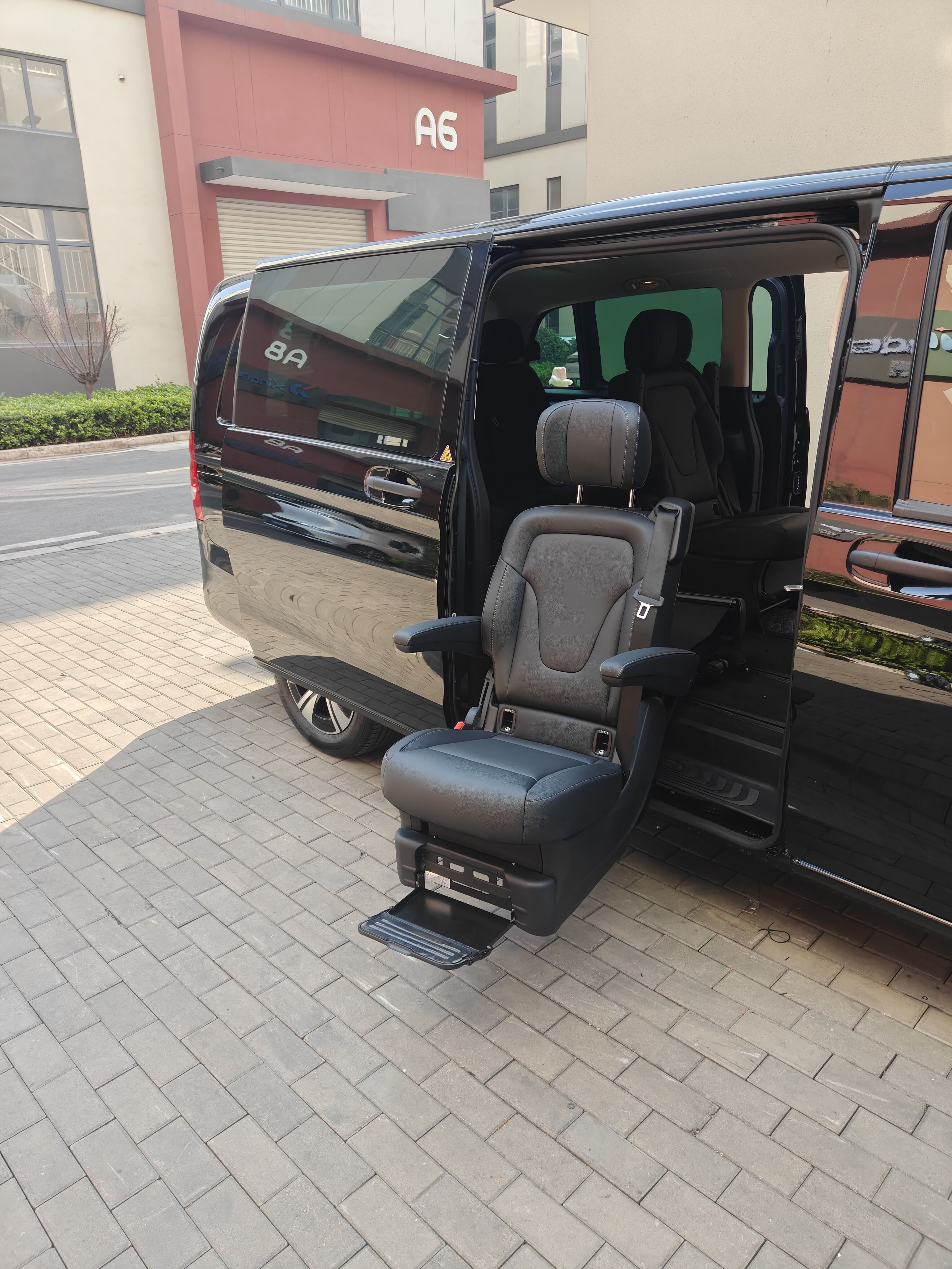 Potencie su movilidad con nuestras soluciones de asientos giratorios para automóvil