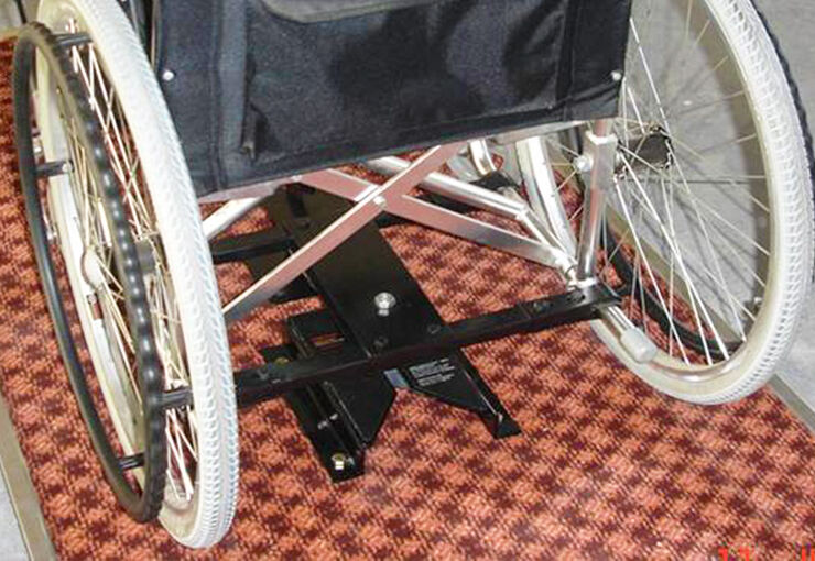 Tekerlekli Sandalye Bağlama Sistemi ile Eşsiz Güvenlik ve Konfor