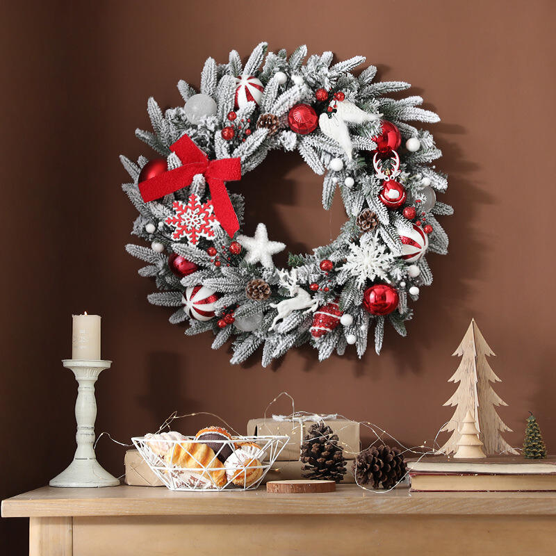 10 Beautiful Christmas Garland Decorating Tips