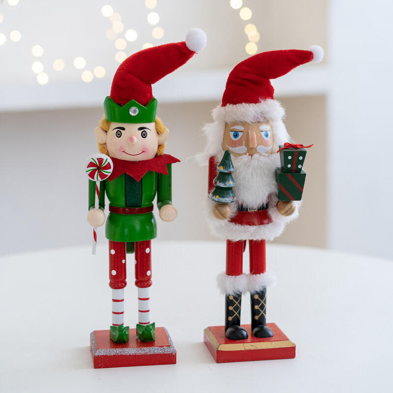 Comhoibriúnachtaí Saincheaptha agus Solúbthacht Dearaidh  