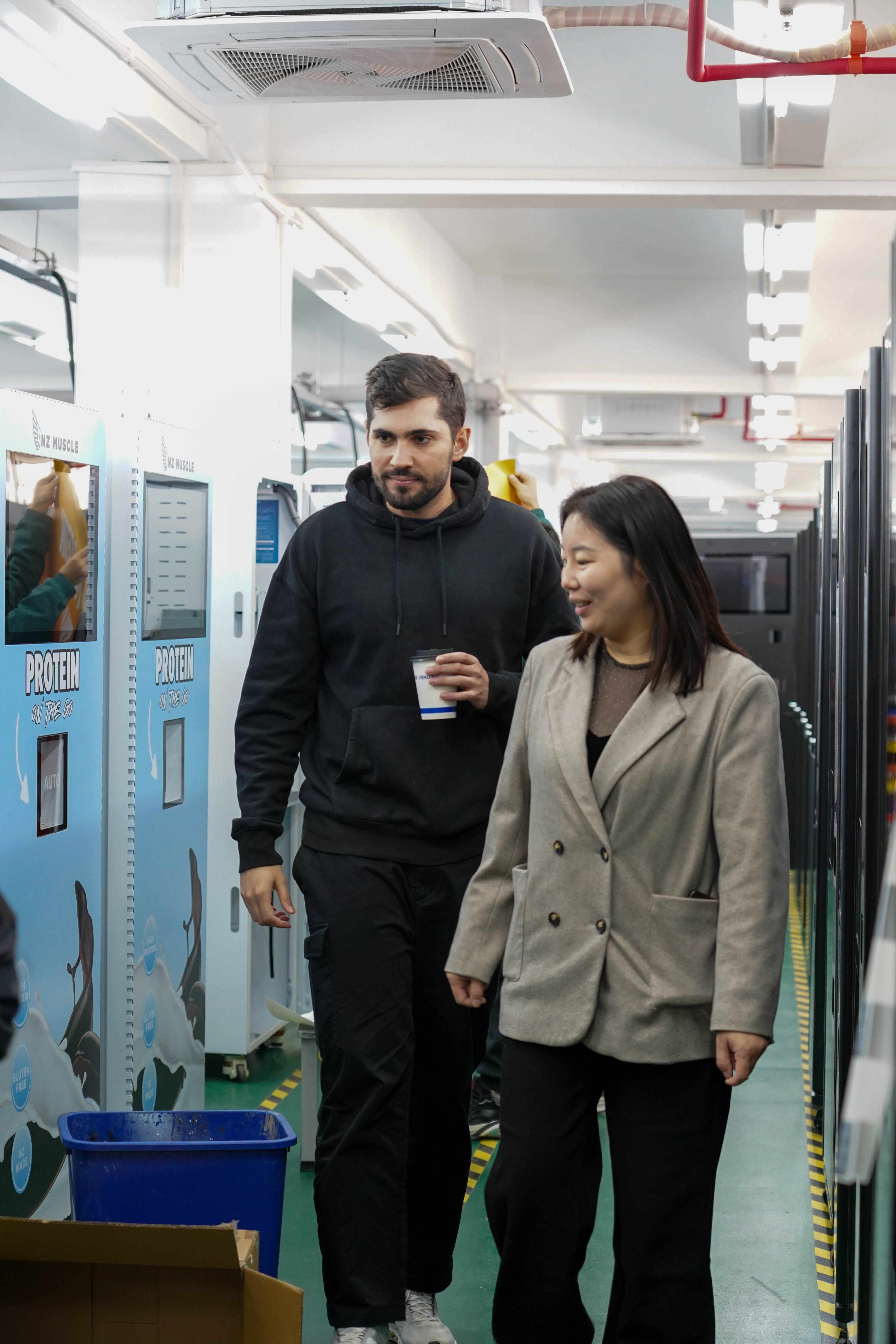 Un partenaire brésilien visite l'usine de Wuhan après le succès de la 138e Foire de Canton, renforçant ainsi les liens