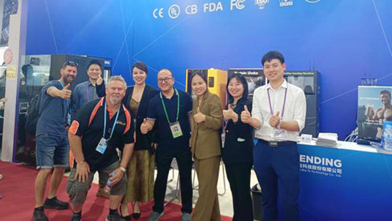 Exposición de máquinas expendedoras de café en la 135ª Feria de Importación y Exportación de China