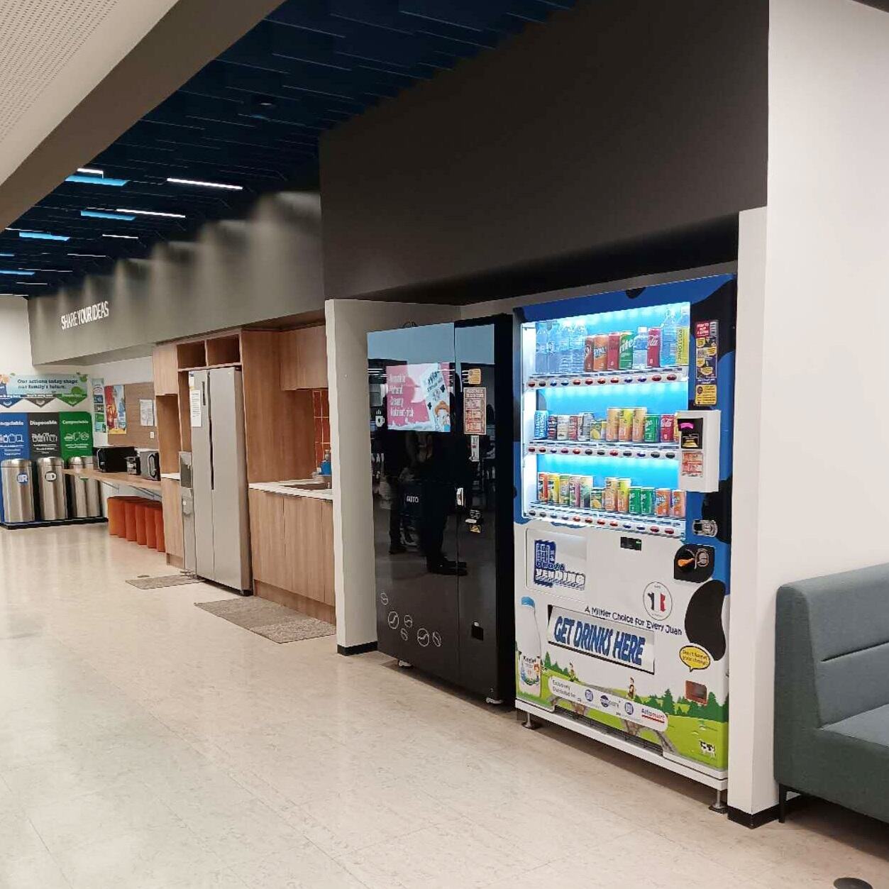 Ticari bölgelerde JK86 Kahve otomatı