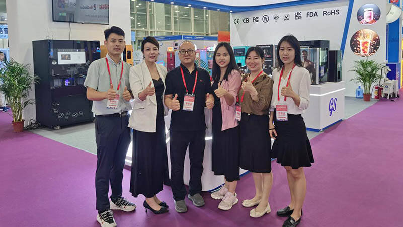 Wuhan Gao Sheng Weiye unmanned coffee vending machine once again appeared in the 11th Asia self-service and smart Retail Expo