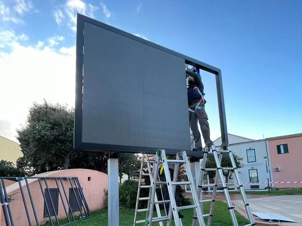 Outdoor LED Display for Advertising