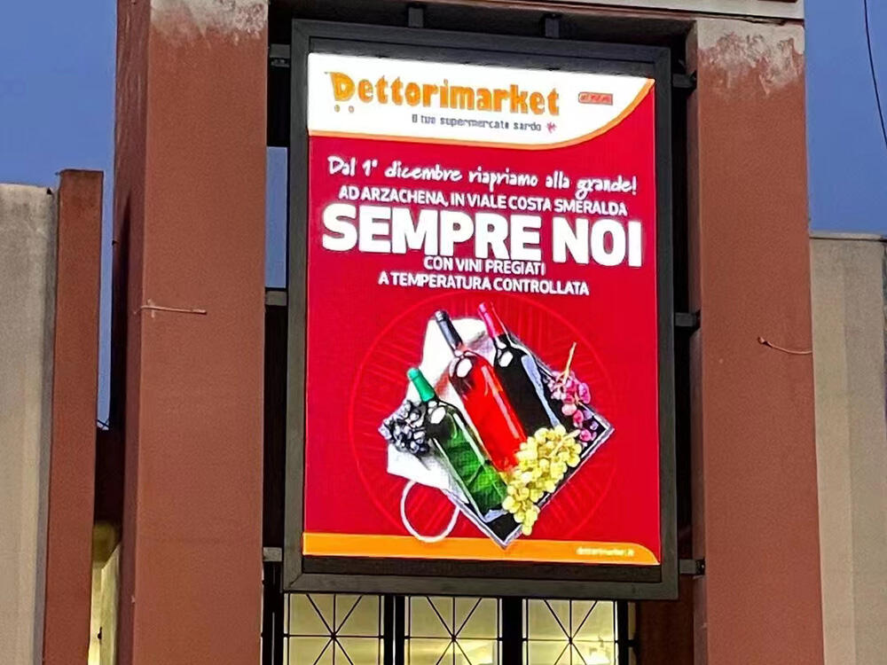 Outdoor LED Display for Advertising