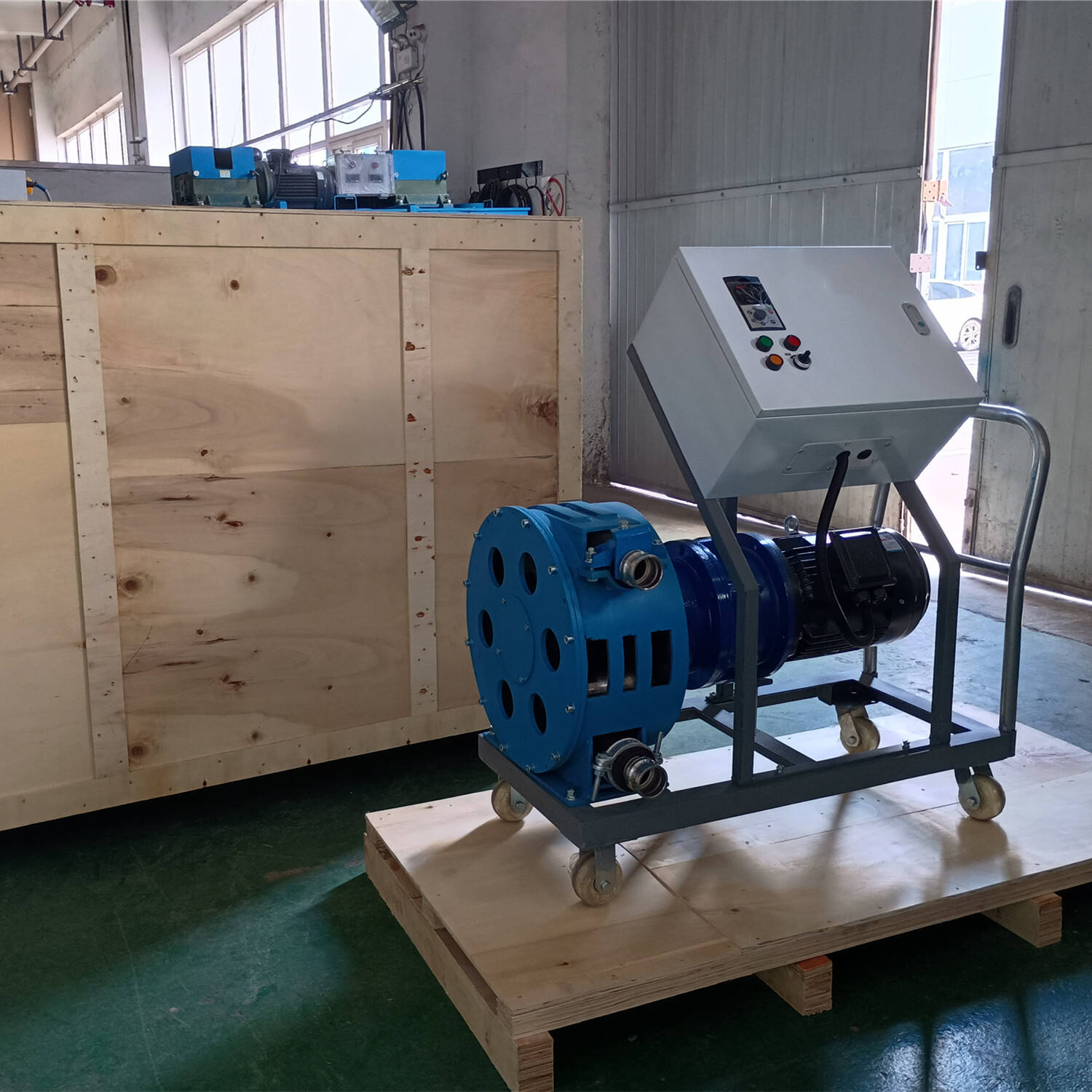 การผลิตความแม่นยำของ Chilung การรับประกันคุณภาพ ลูกค้าซื้อปั๊มโฟมคอนกรีตซ้ำอีกครั้งเพื่อจัดส่ง