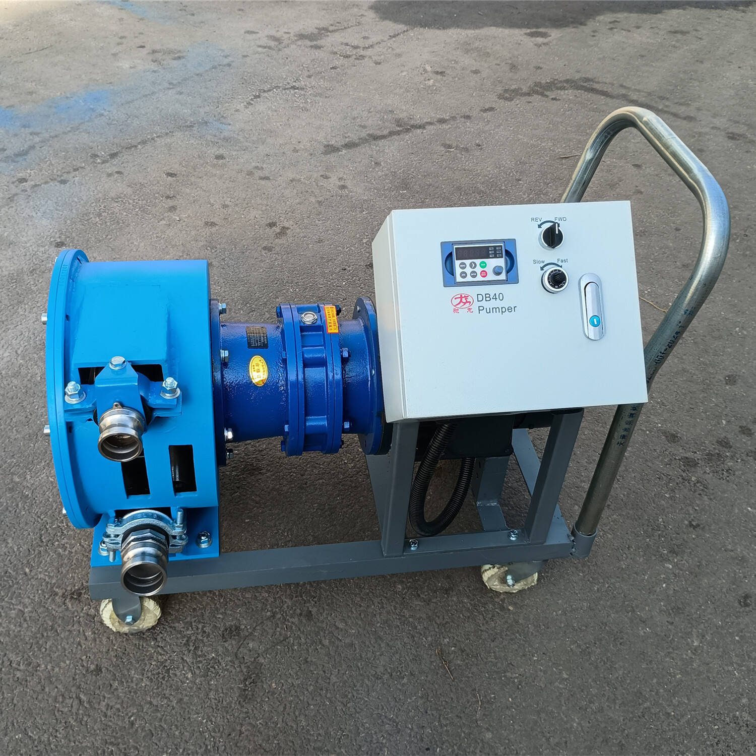 Čerpadlo pro dopravu pěnobetonu hadicí