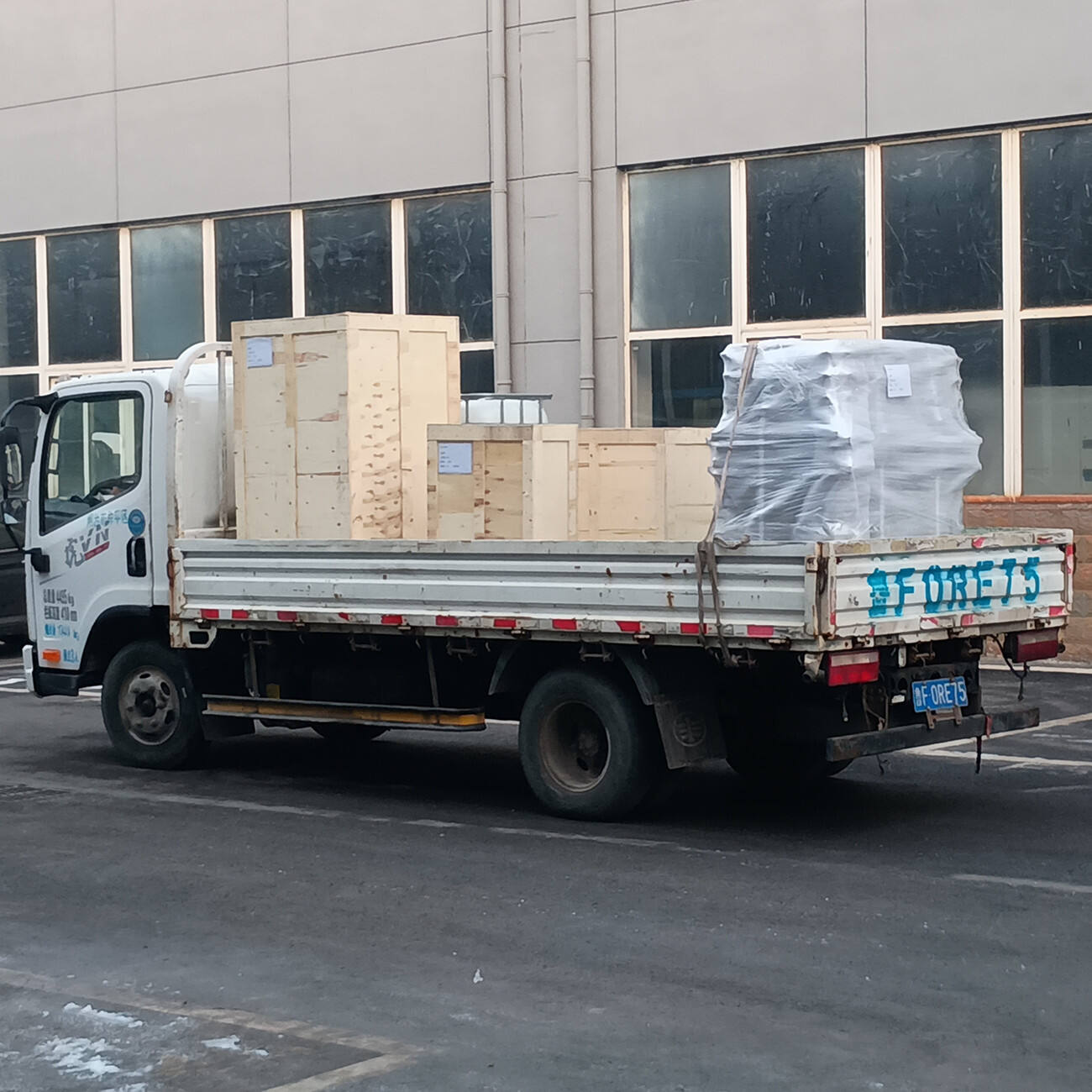 Syrští zákazníci zakupují online rozdělené zařízení pro výrobu pěnobetonu s chilungovou pěnou