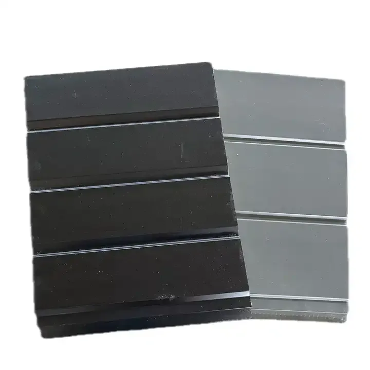 Decoratie populară din PU fără joiuri pentru panouri de pardoseală din Chile, panouri sandwich cu foamă de poliuretan izolate, panouri laterale metalice negre pentru casă