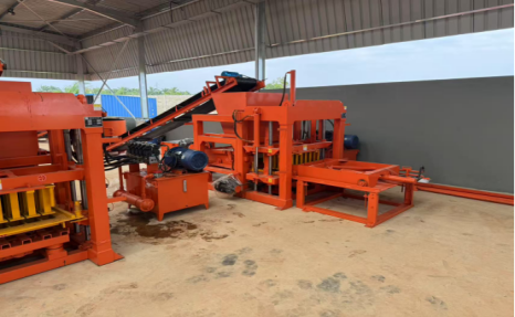 4 na set na QTJ4-18 Hydraulic block machine sa Benin