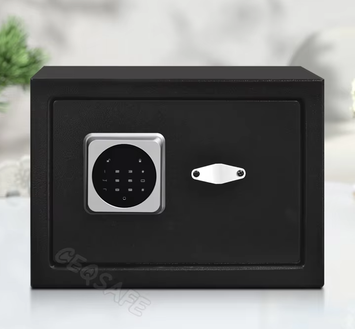 How to Monitor the Status of Your Safe at All Times via Mobile Phone