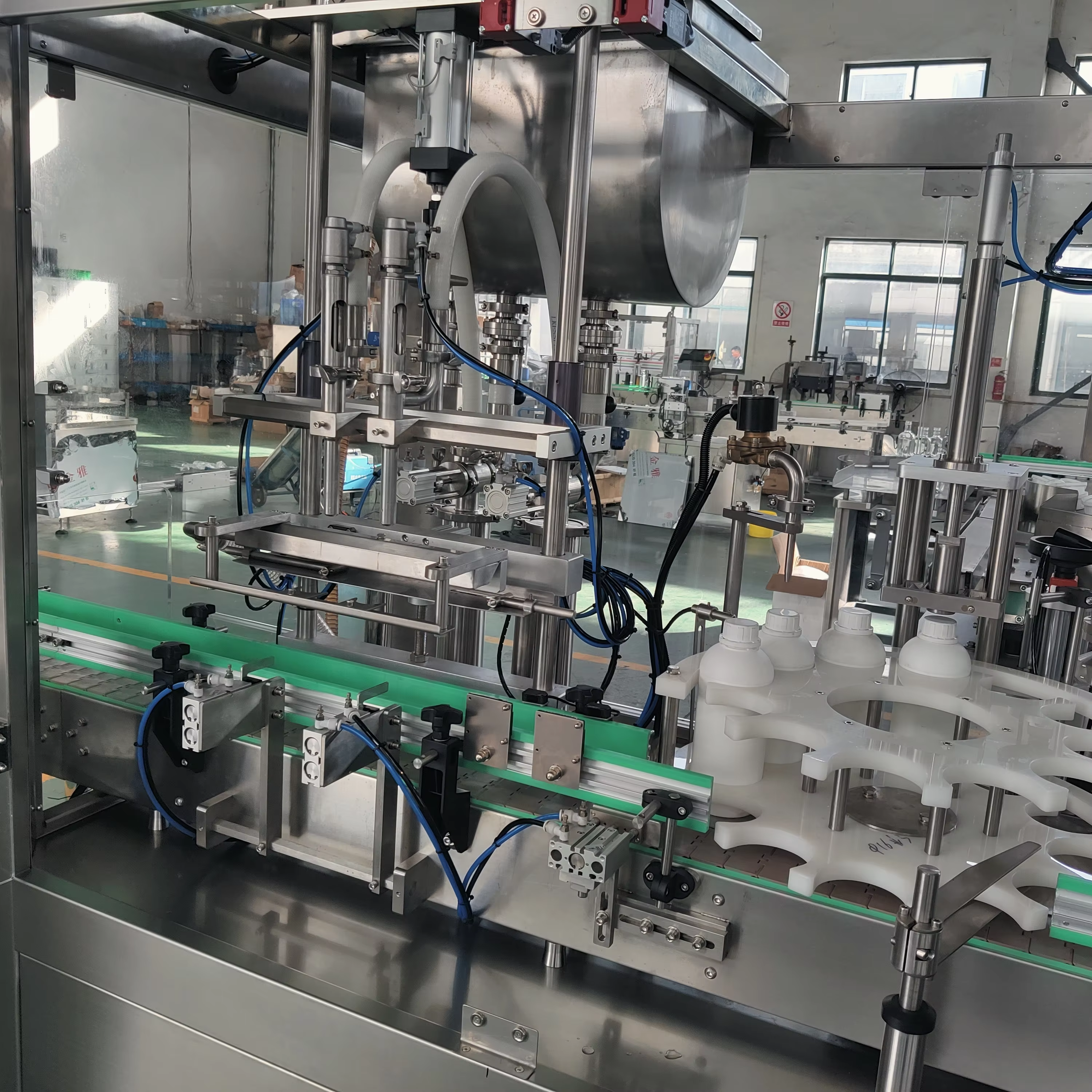 What Are The Key Benefits  of Using Fully Automatic Liquid Filling Line in Production?