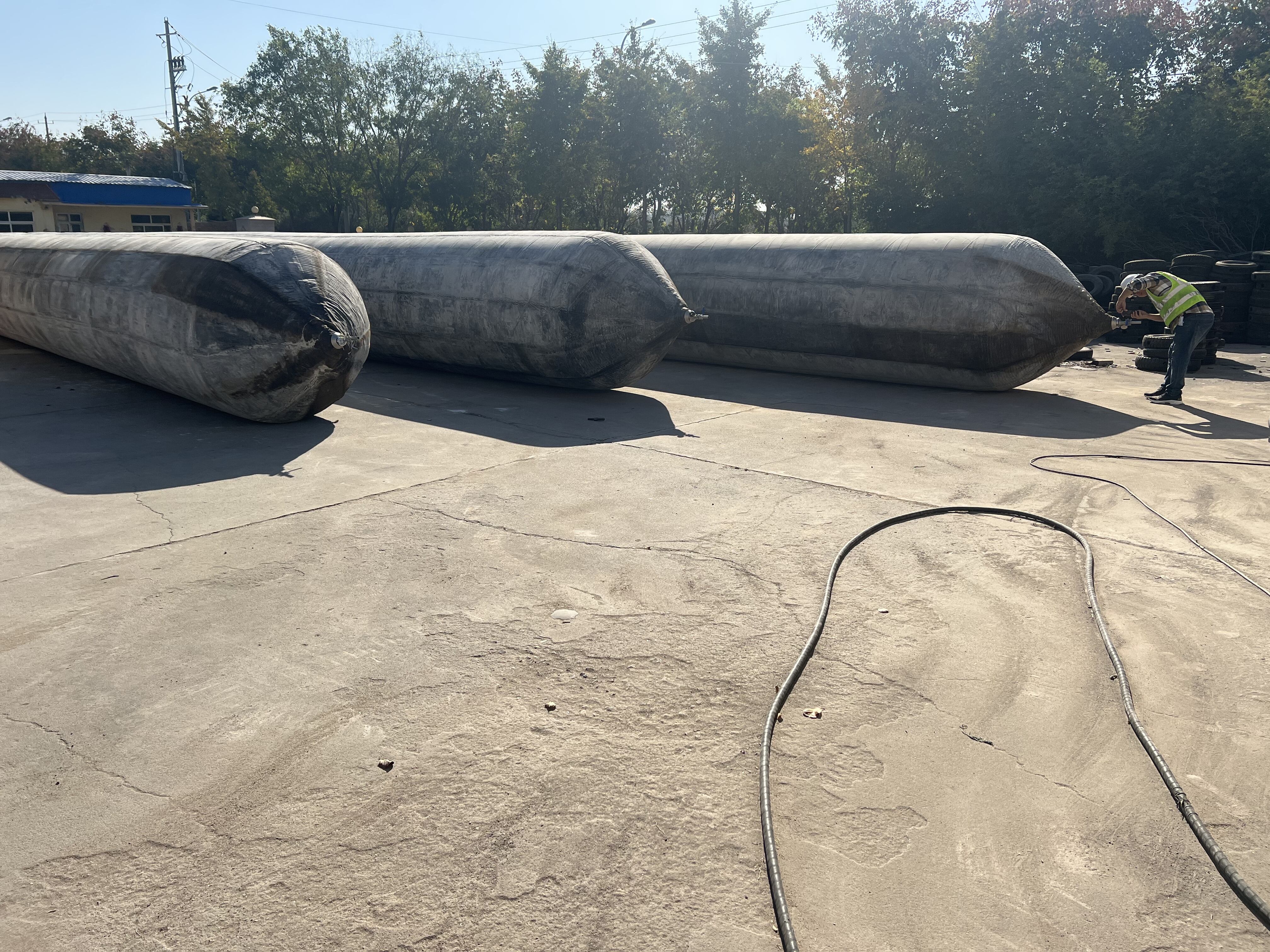 বড় জাহাজ চালু করার জন্য কোন ফুলেদ এয়ারব্যাগ উপযুক্ত?