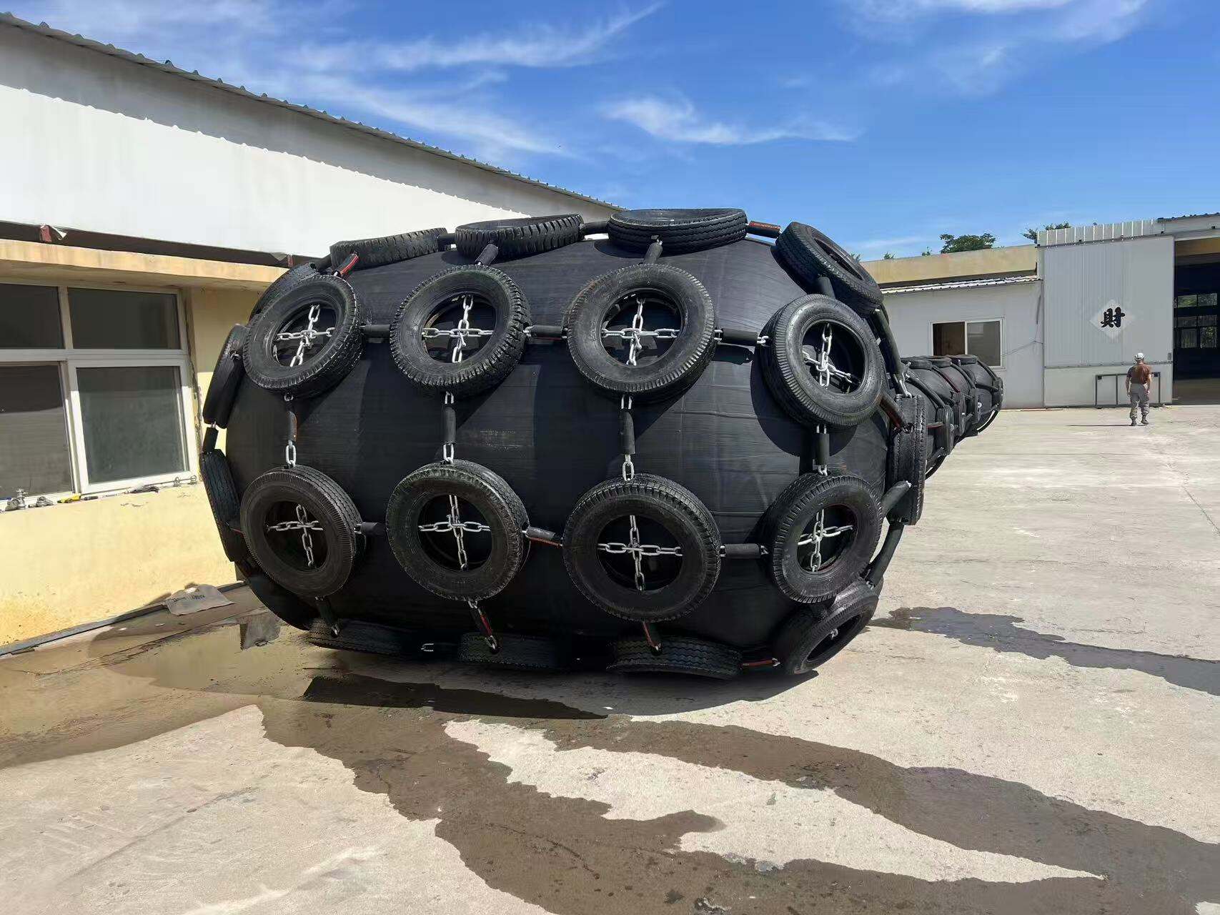 Which marine rubber fenders meet DNV/BV certification standards?