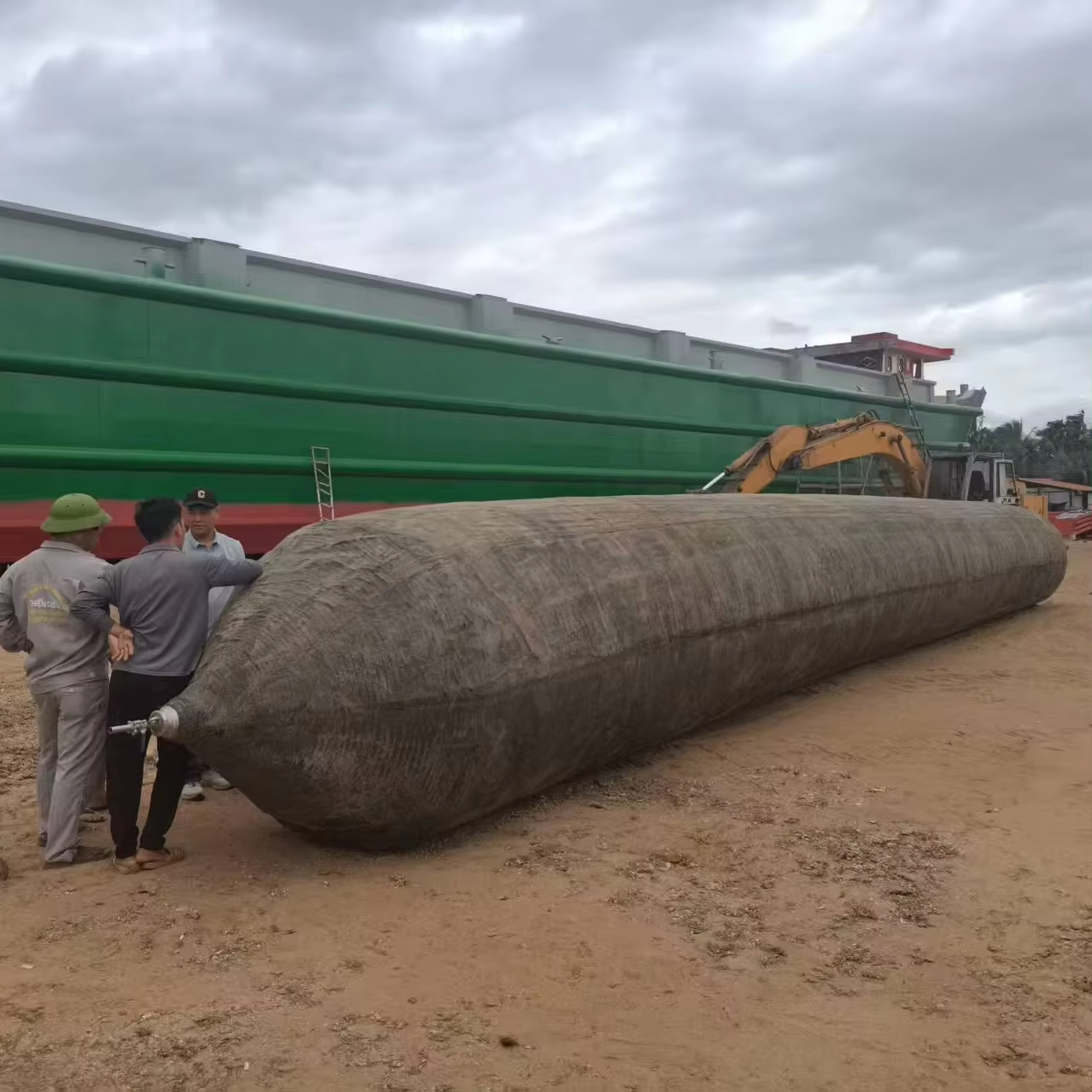 What inflatable rubber airbag exporters offer OEM services?