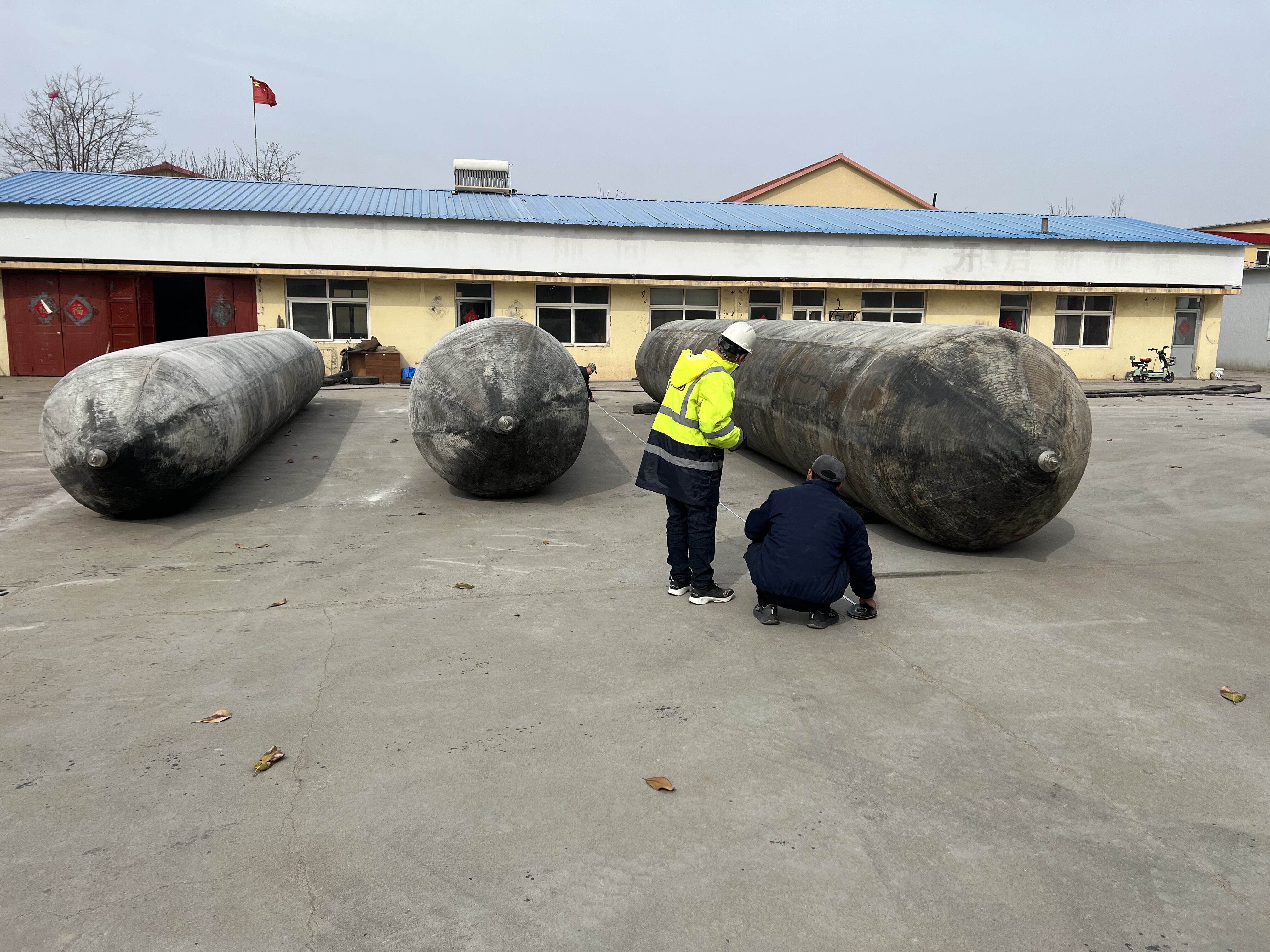 Bolsa de Aire Inflable de Goma: Herramienta Versátil para el Sector Marítimo