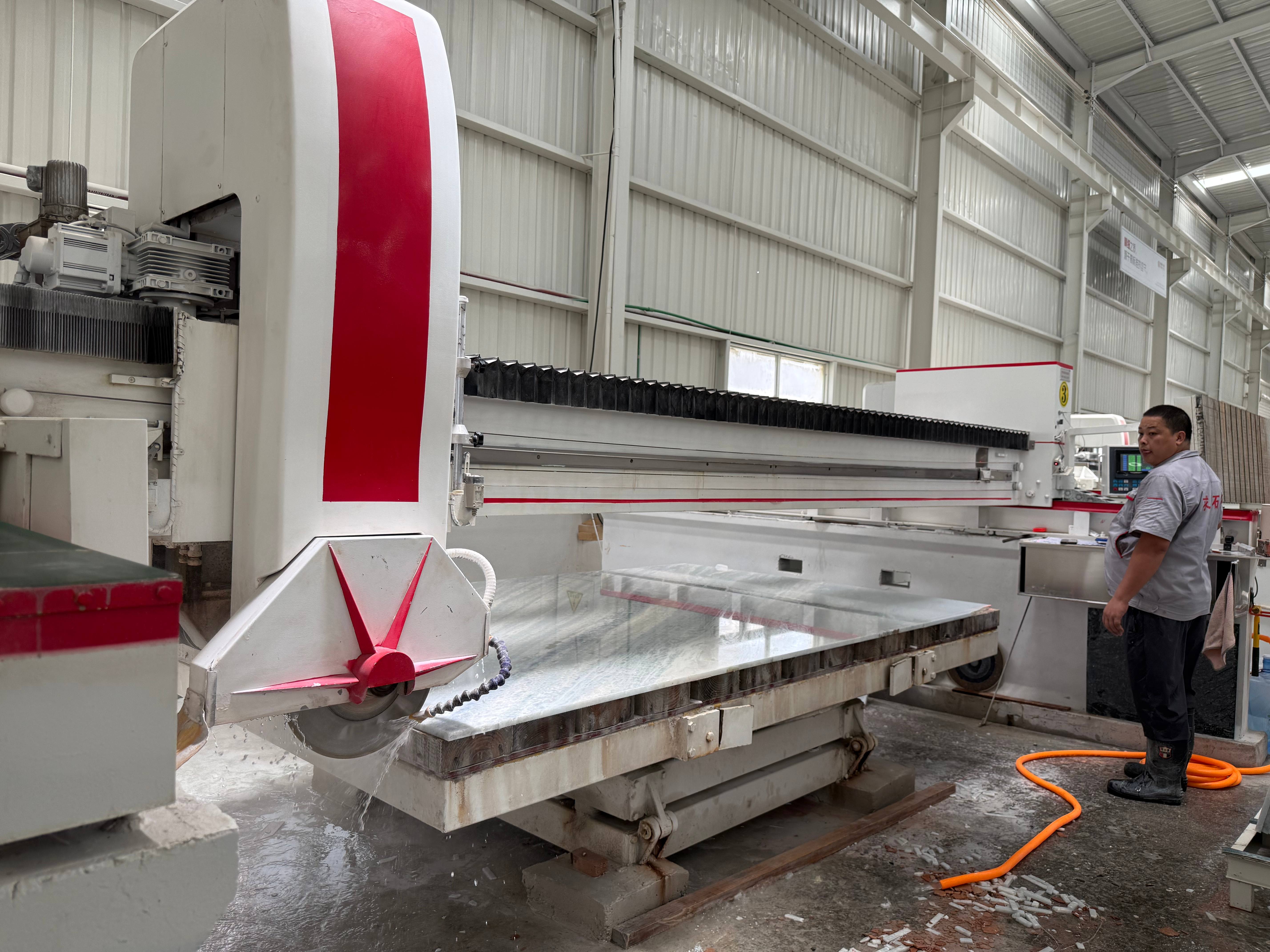 Sizning birinchi natural tosh zavodingiz