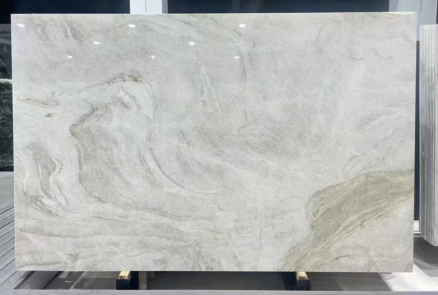 タージマハル・クォーツ岩 – 優雅さと耐久性の極致