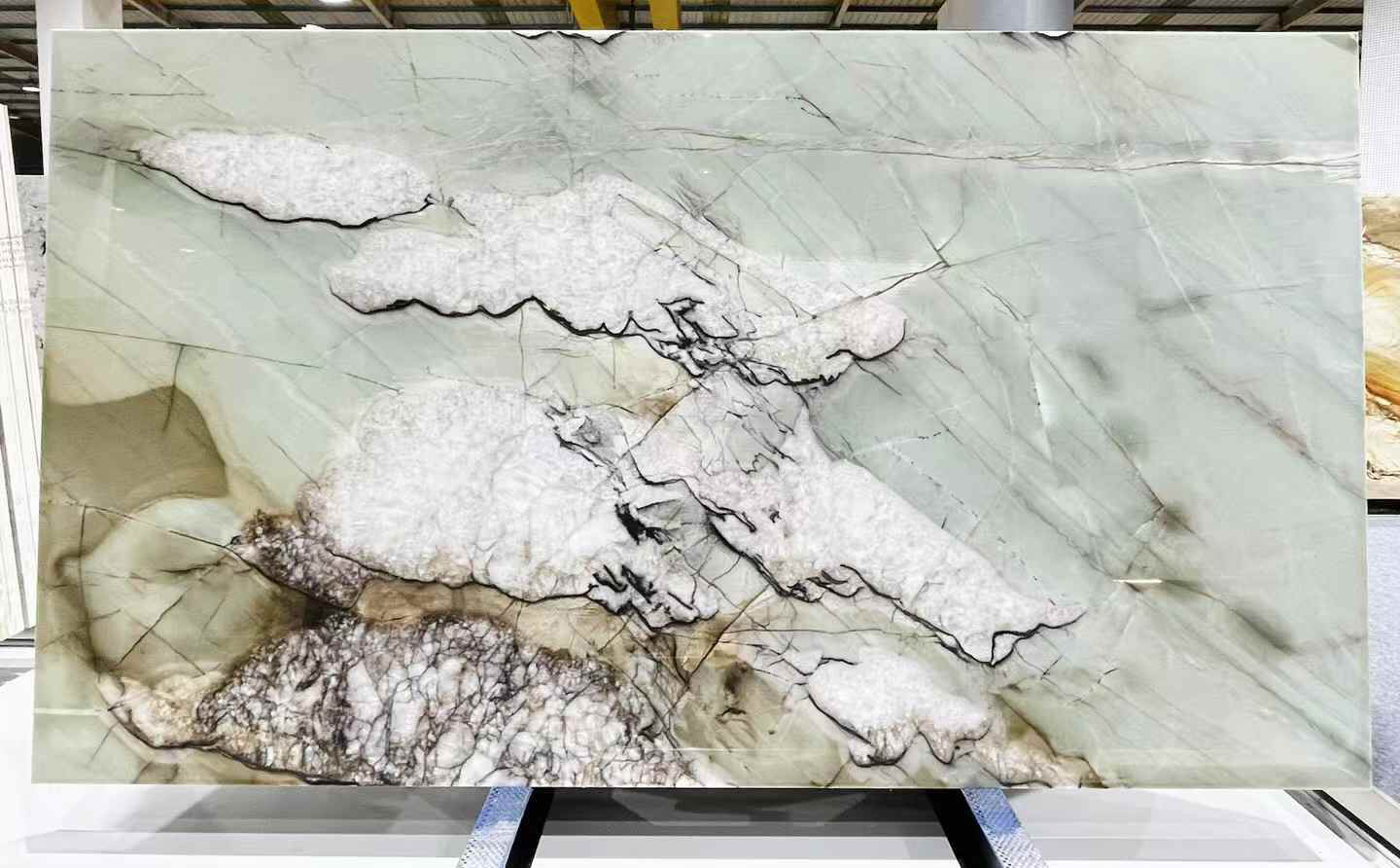 Cristallo Tiffany Quartzite (4).jpg