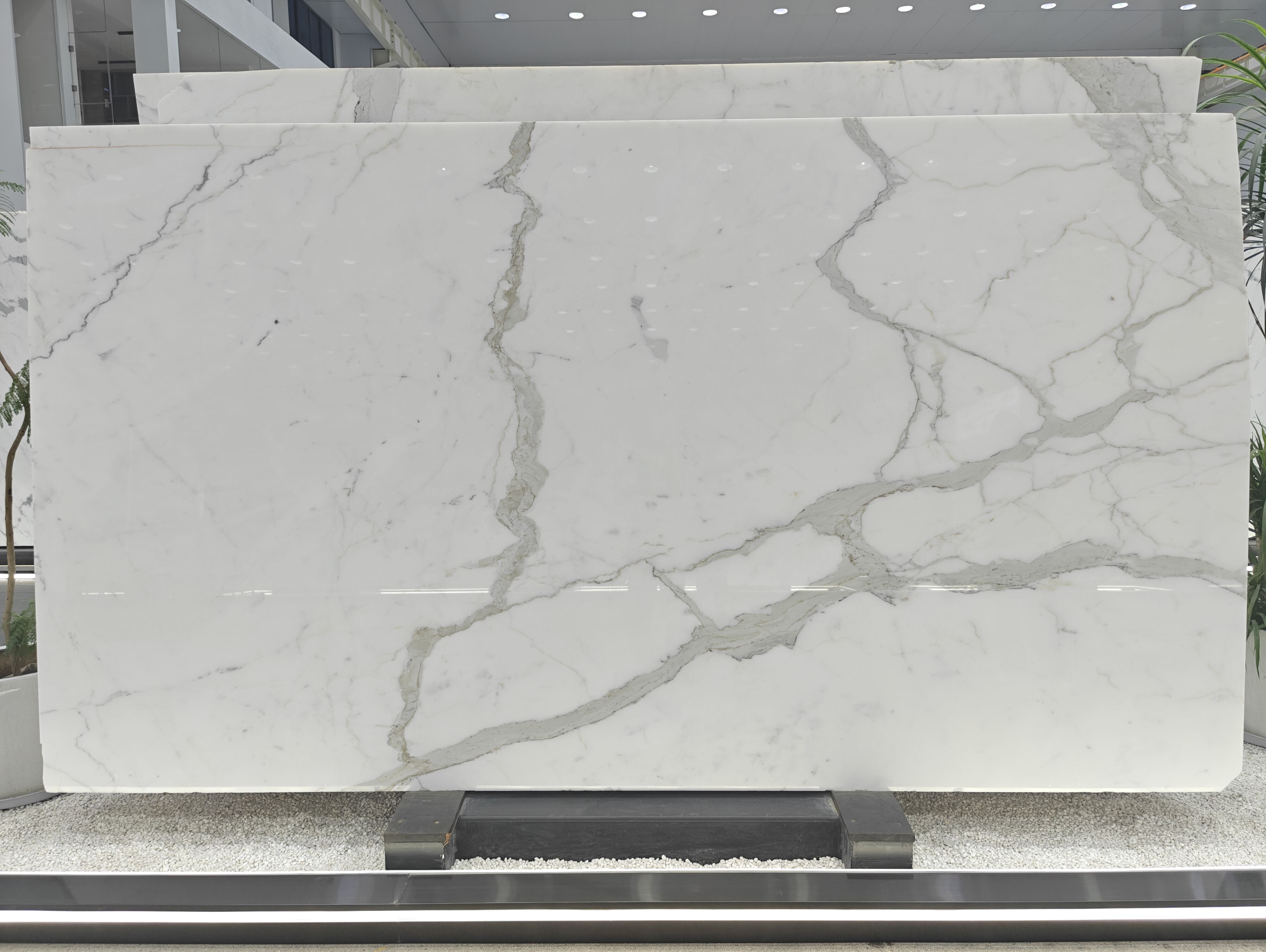 The Classic and Modern Blends Features of White Marble