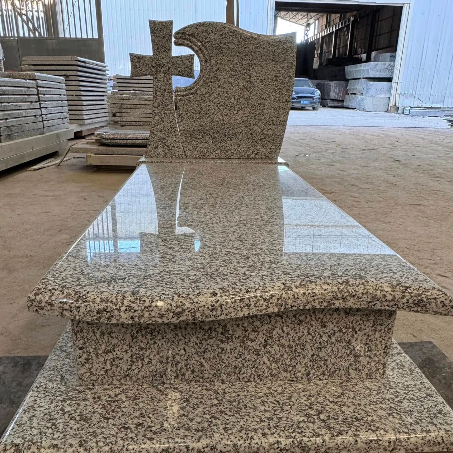 Abadiy xotira uchun sifatli granit qabrlar