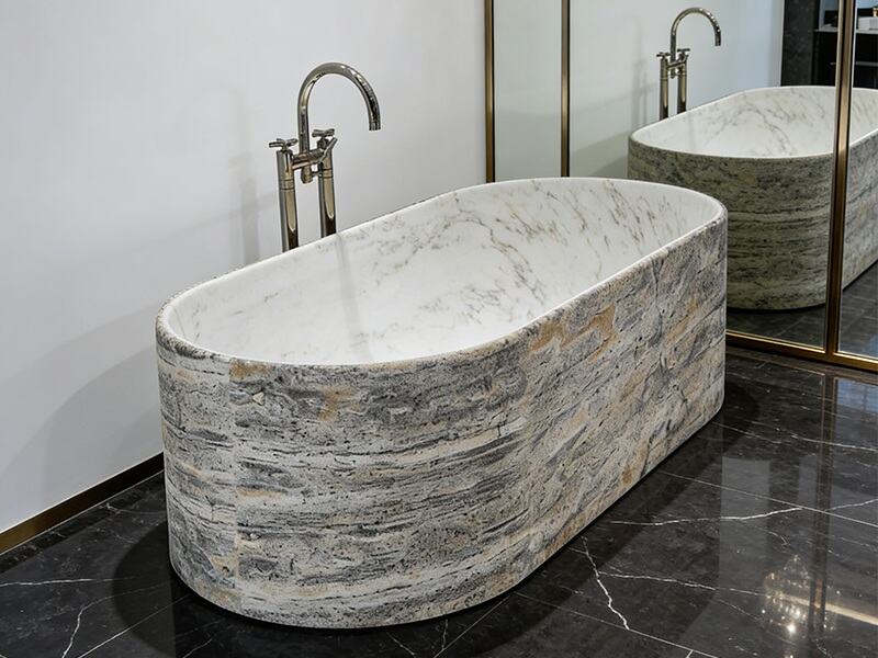 Carrara marmer en travertijn zilver vrijstaande badkuip