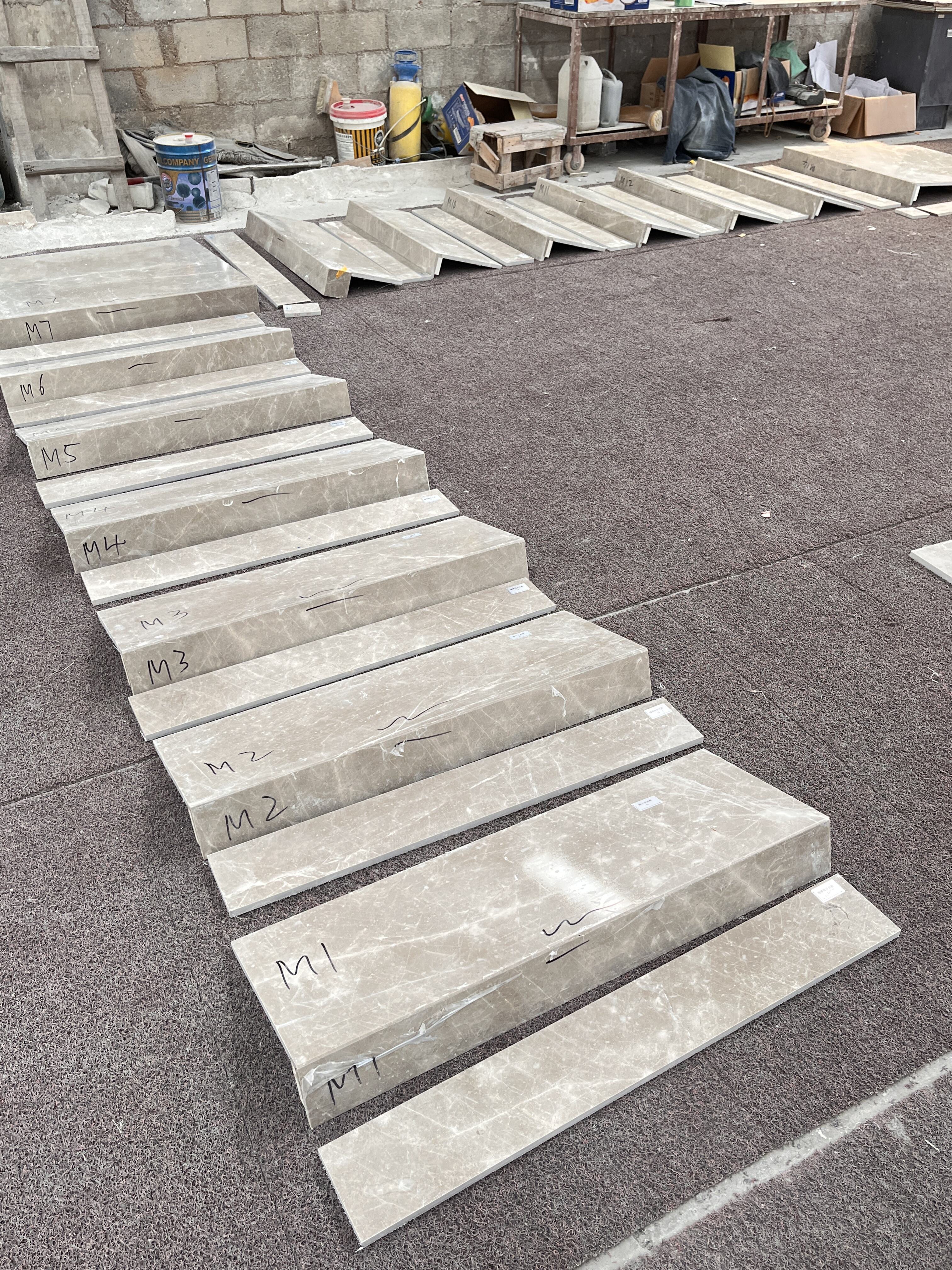 エレガントな空間のためのプレミアムグレーマーブルスラブ