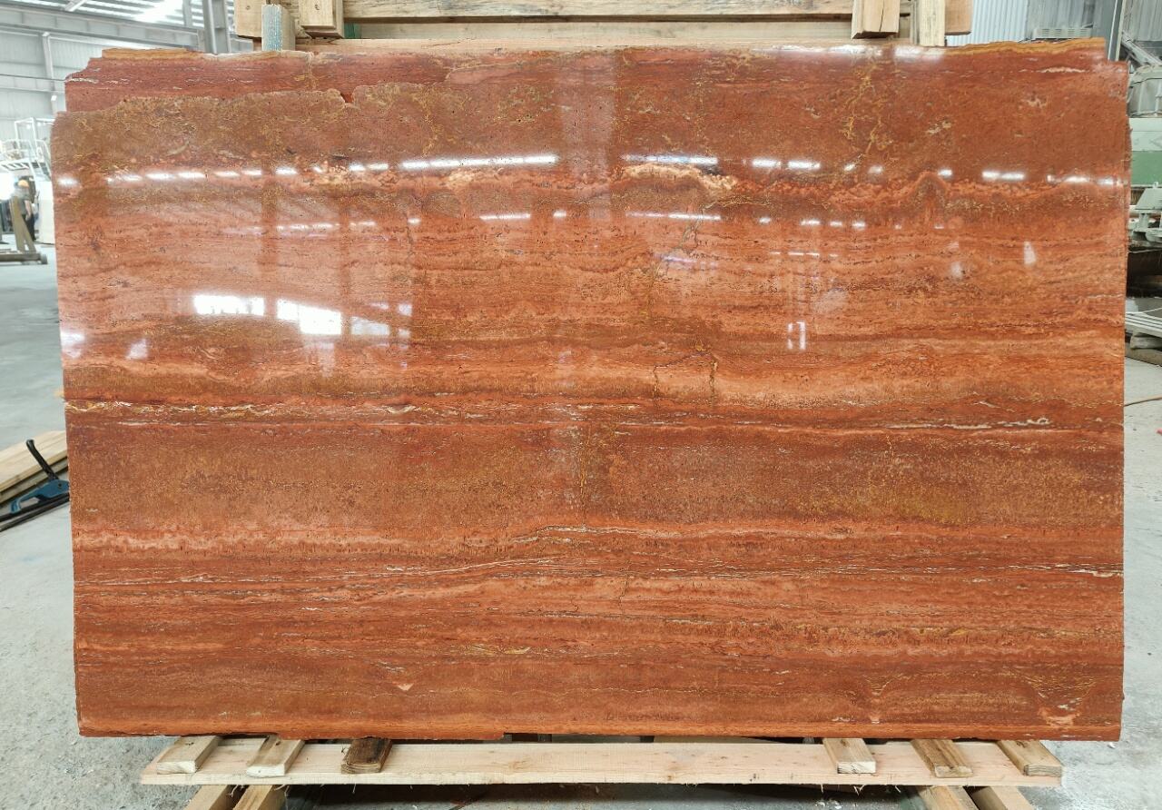 Qizil travertin ajoyibligini kashf eting