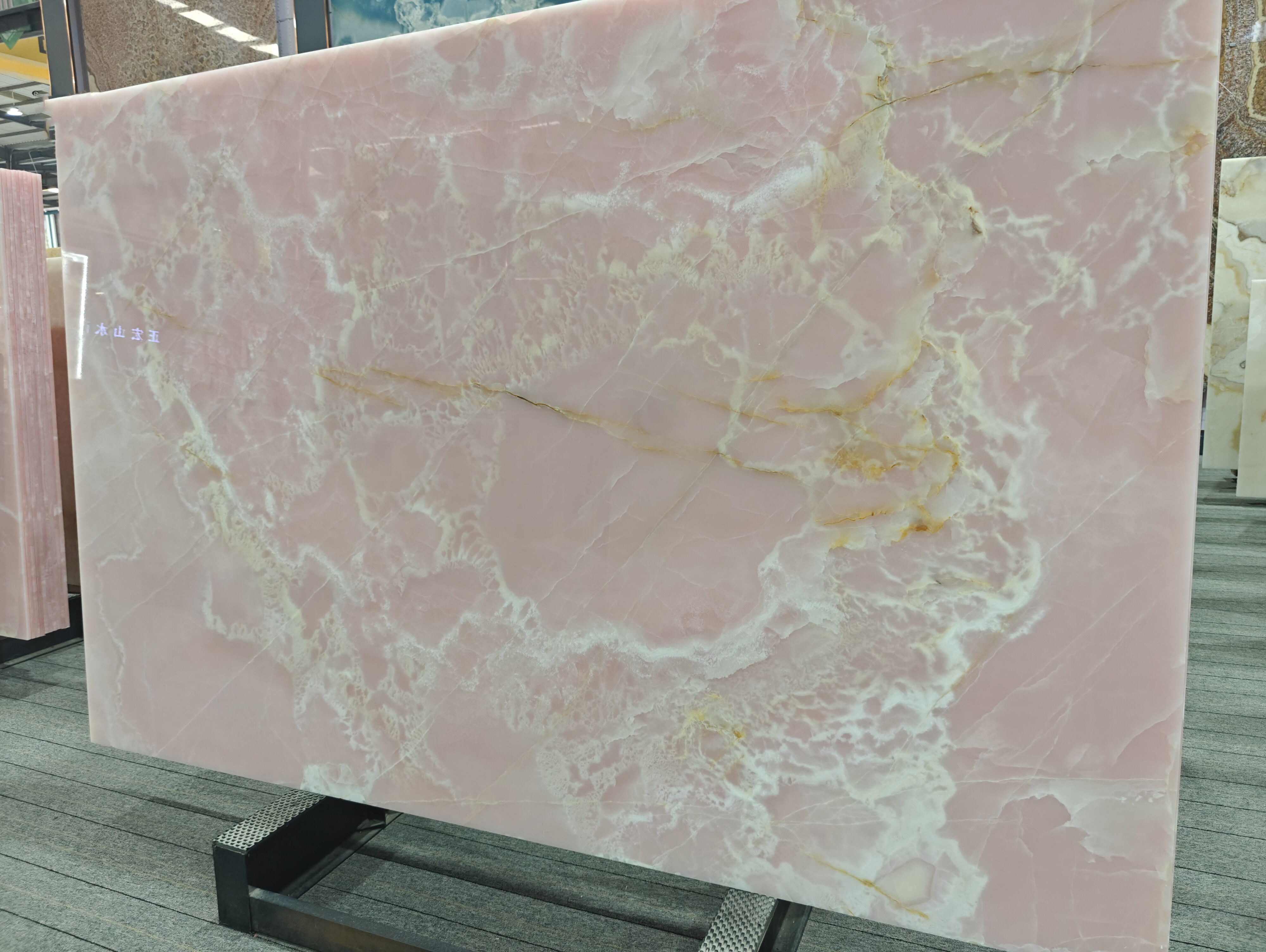 エレガントな空間のためのプレミアムオニキスマーブルスラブ