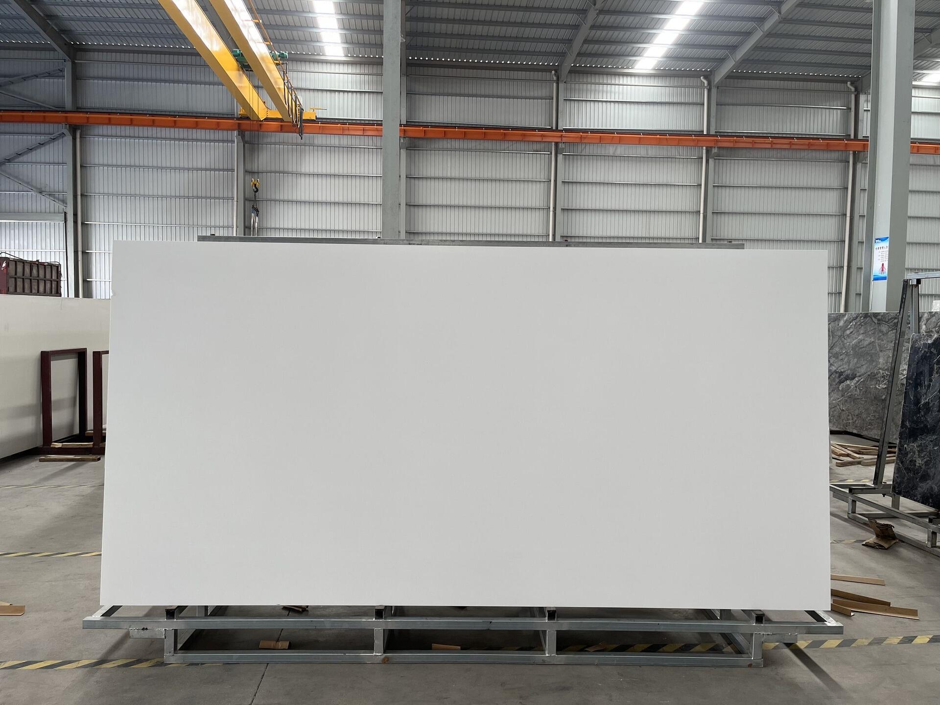 Soluzioni personalizzate in pietra sinterizzata per i mercati globali